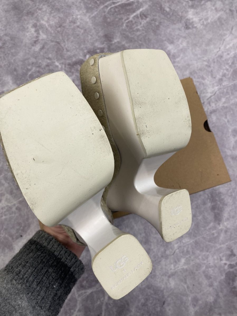Eckhaus Latta Ugg x Eckhaus Latta Platforms Beige Fur Mules Size: 37 Size US 7 / IT 37 - 8 Thumbnail