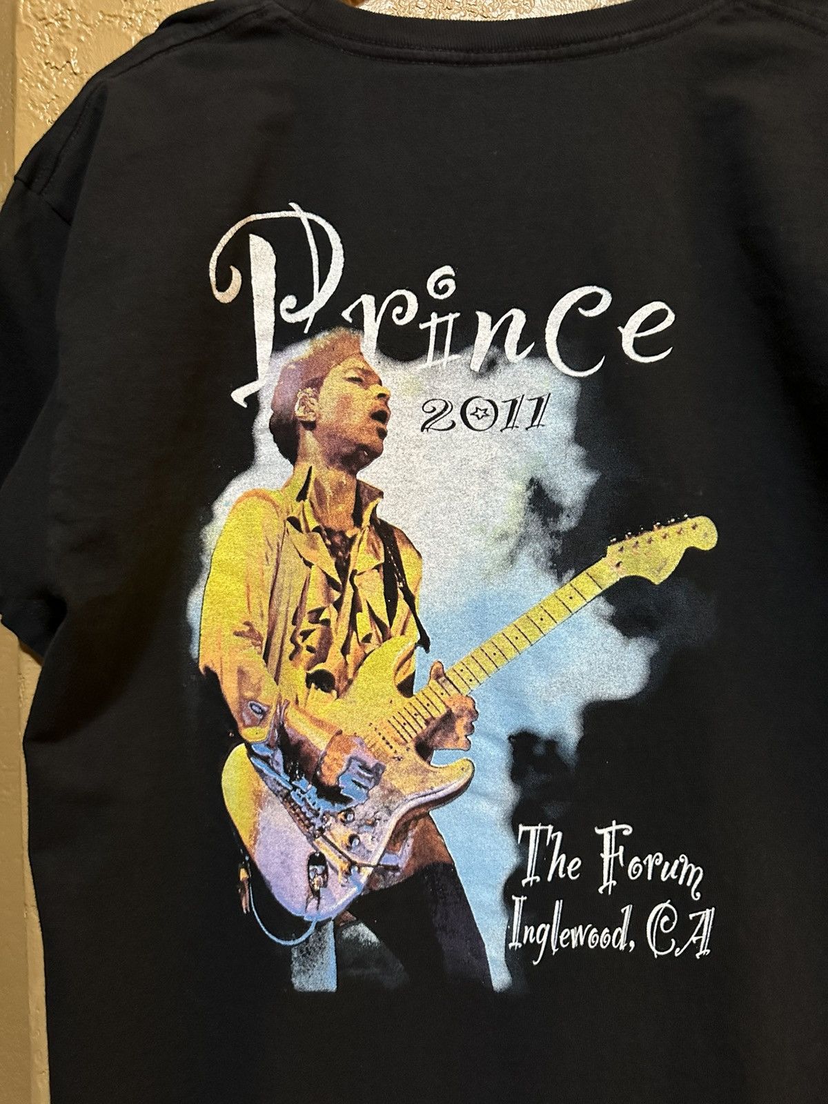 Band Tees ☔️ rare Prince 2011 The Forum tour tee shirt size large Size US L / EU 52-54 / 3 - 5 Thumbnail