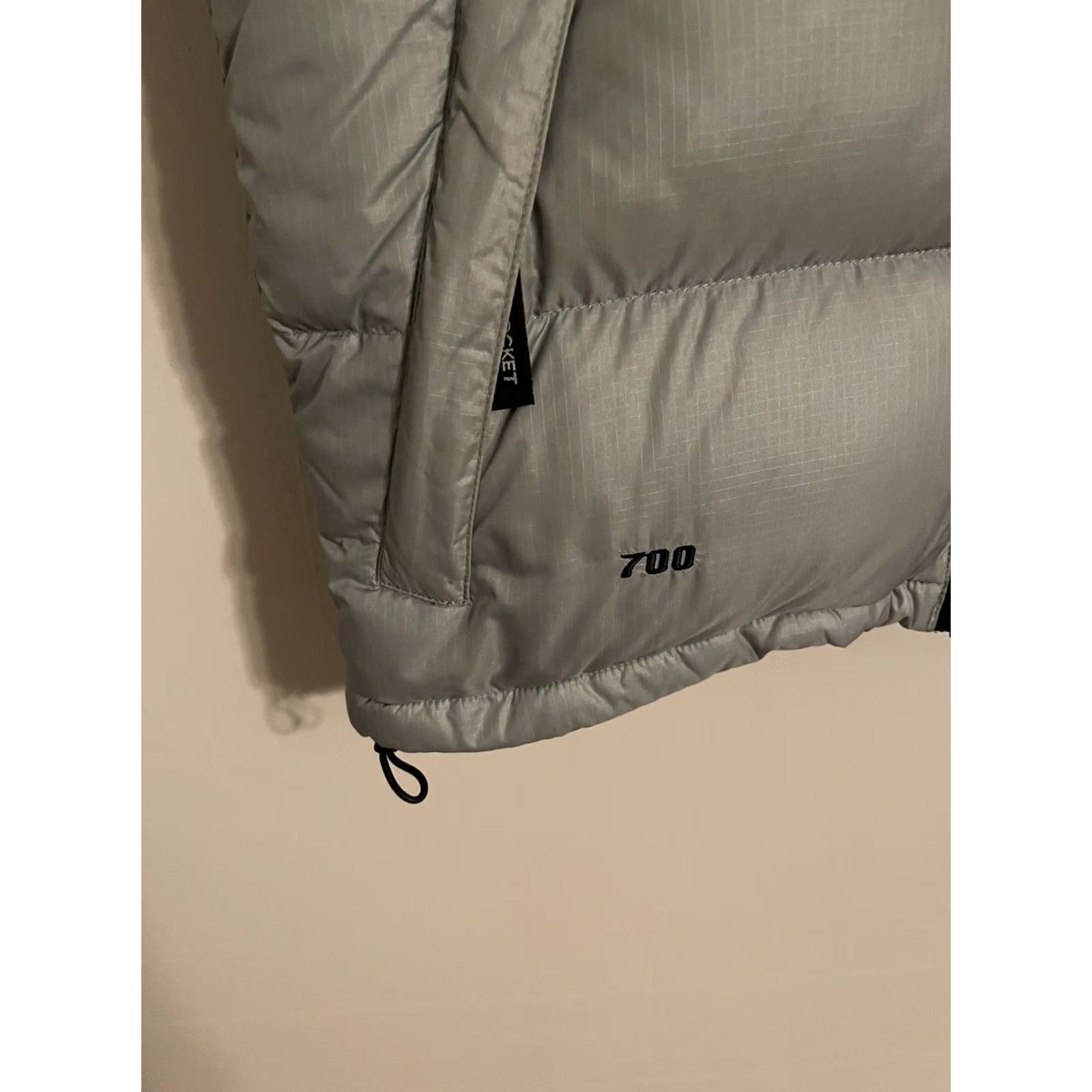 The North Face VINTAGE The North Face Neptuse 700 Goose Down Gray/Black Puffer Vest Women's S Jacket Size S / US 4 / IT 40 - 4 Thumbnail
