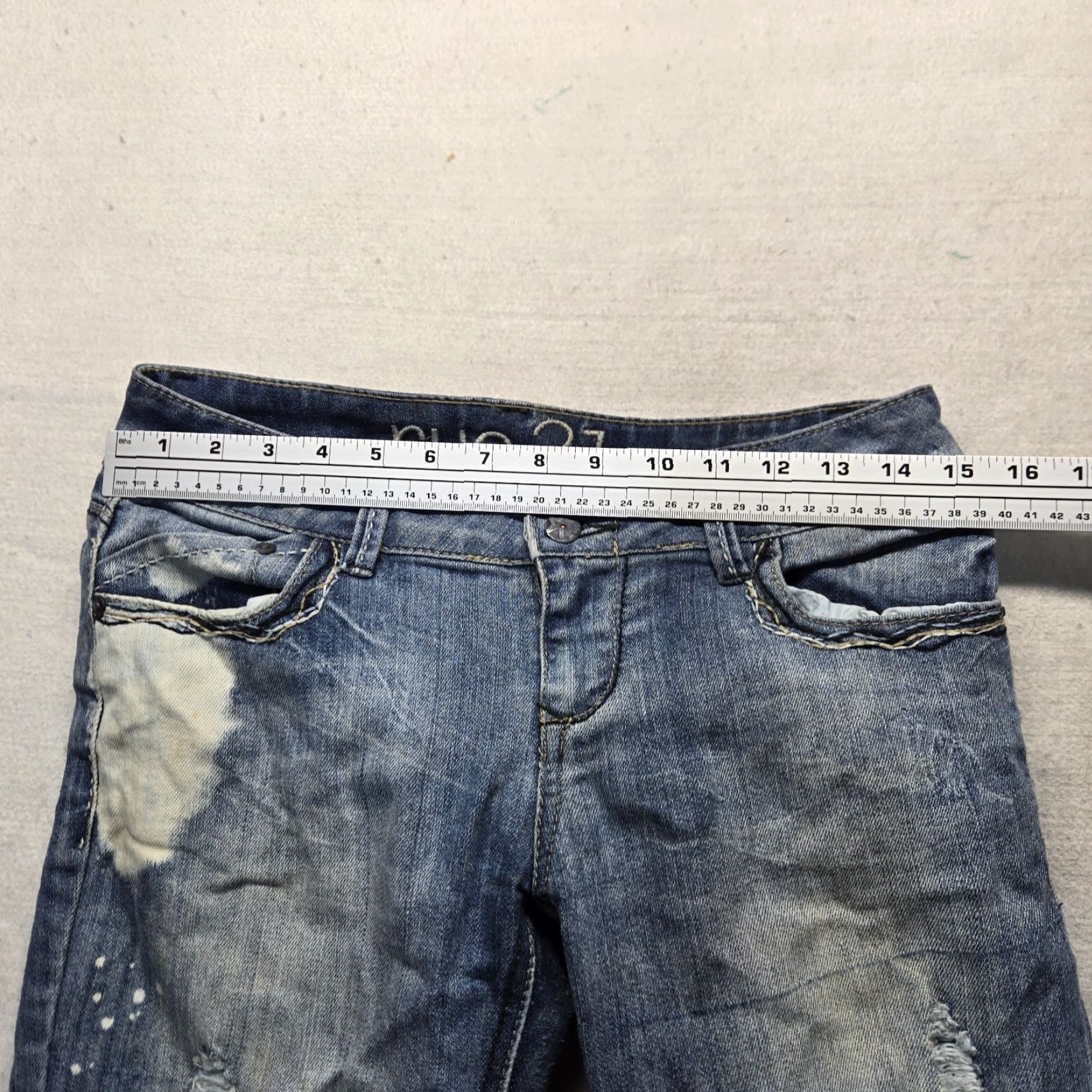 Vintage Rue 21 Jeans Capri Blue Distressed Embroidered Pockets Denim Stretch Button Low Rise Size 6 Women’s Size 28" / US 6 / IT 42 - 5 Thumbnail