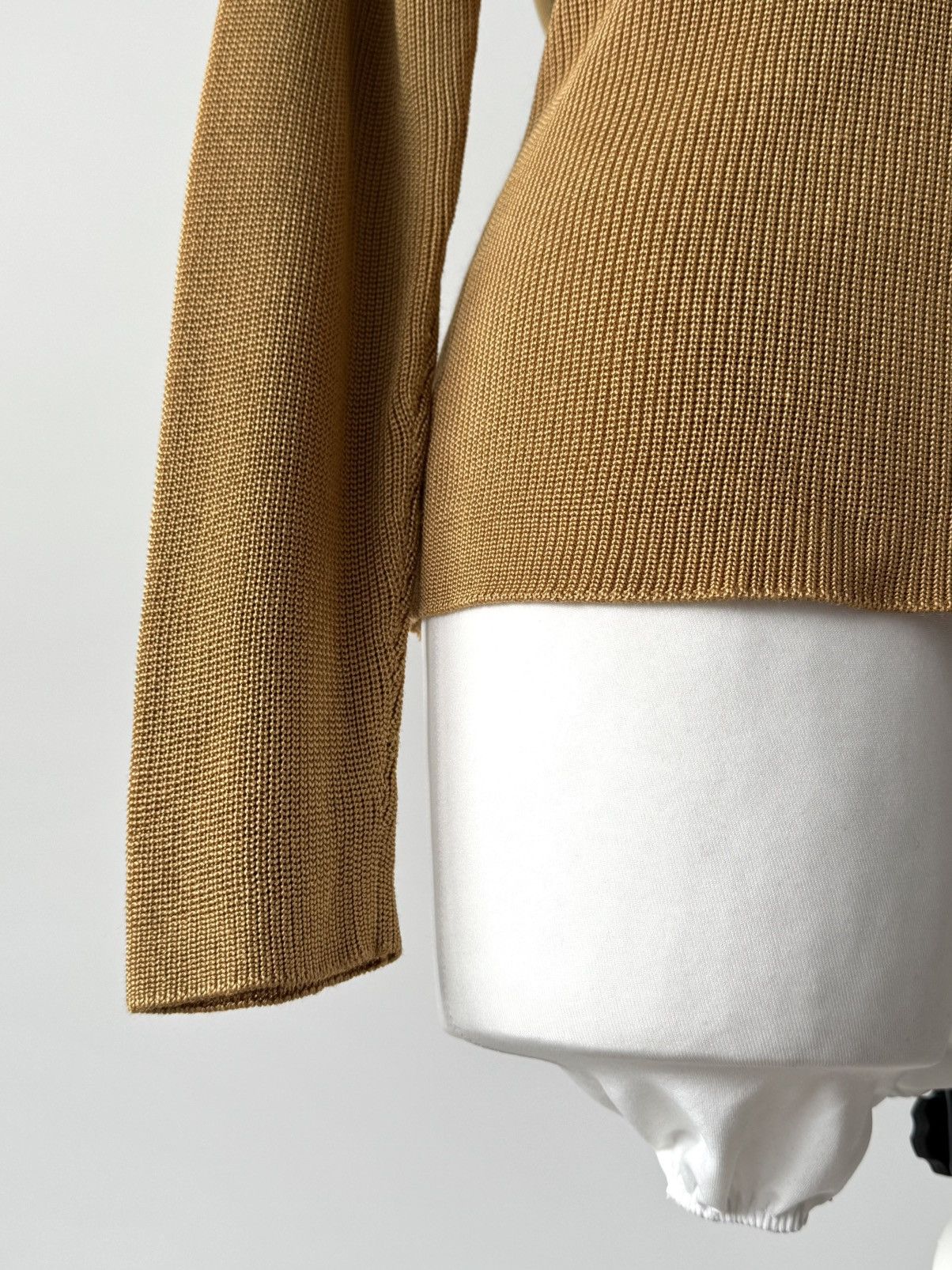 Hermes × Vintage Vintage 80s Hermes Paris Women’s Gold Silk Sweater Size S / US 4 / IT 40 - 4 Thumbnail