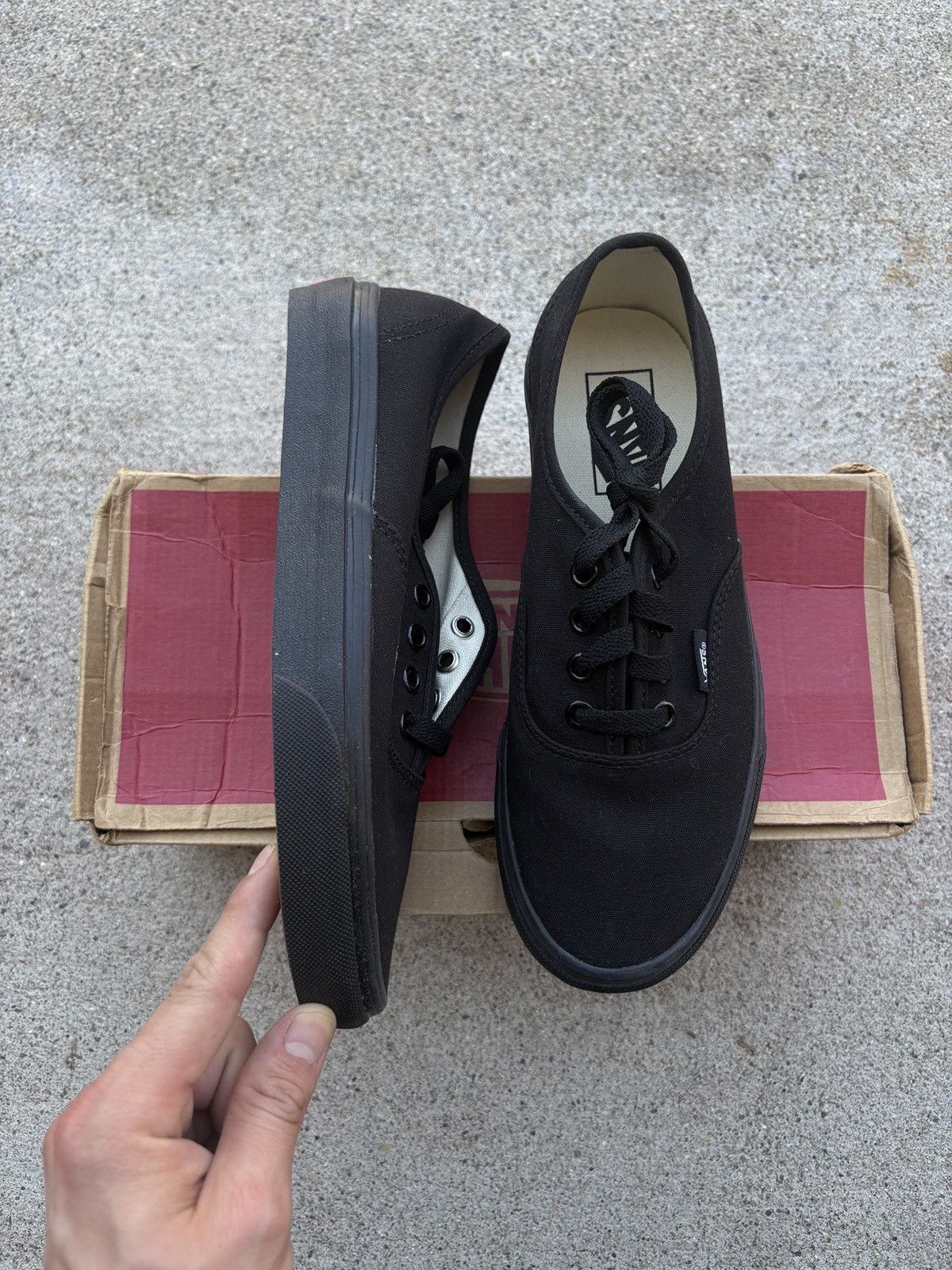 Vans DS Vans Authentic Black Shoes Size 6M, 7.5W Size US 6 / EU 39 - 6 Thumbnail
