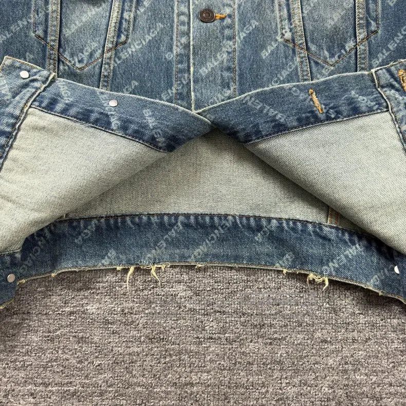 Balenciaga Balenciaga Blue Denim Jacket. Size US XS / EU 42 / 0 - 3 Thumbnail