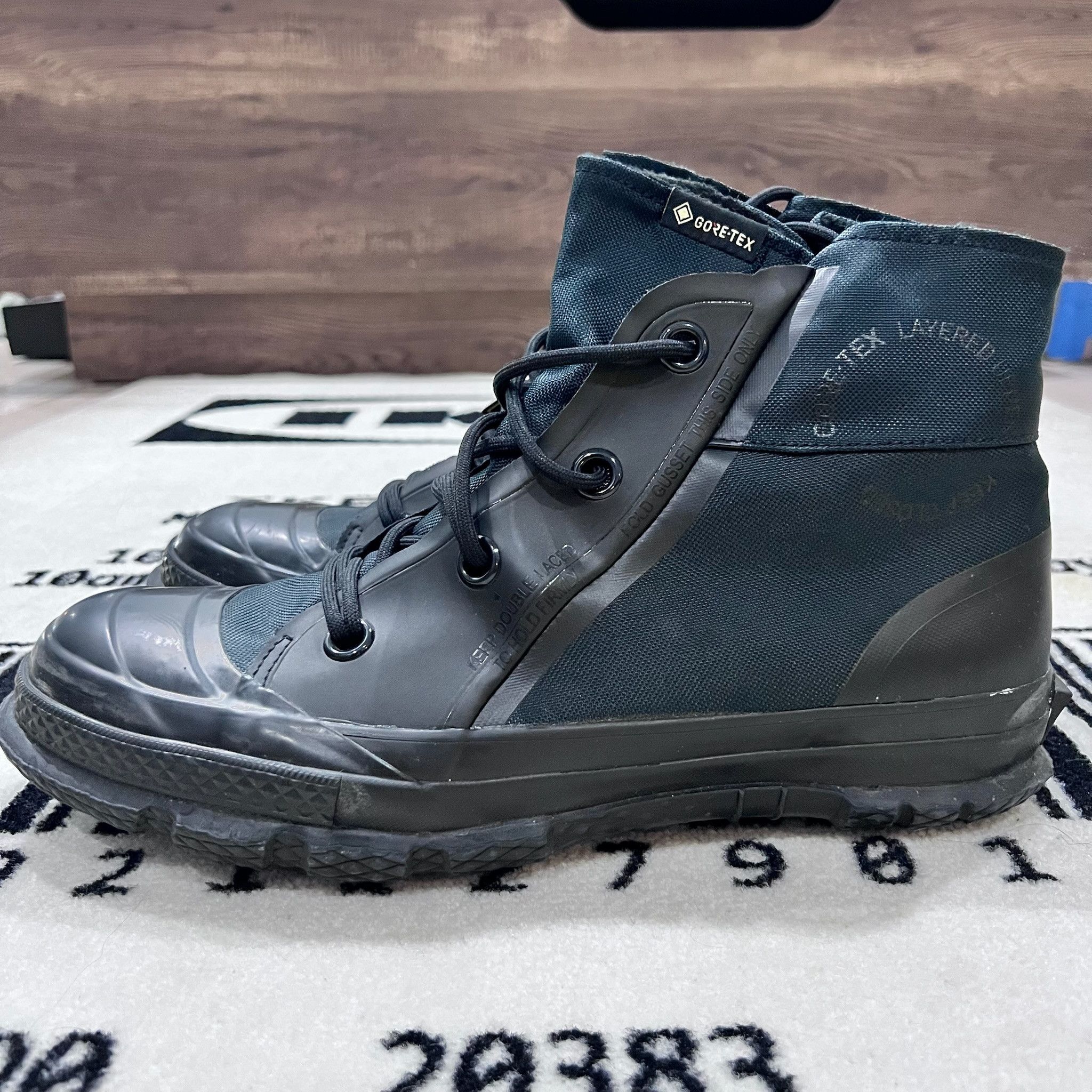 Converse Converse Chuck Taylor Gore-Tex MC18 Hi-Top Men's Boots Size US 10 / EU 43 - 1 Thumbnail