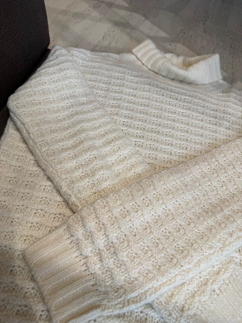 Loro Piana LORO PIANA White waffle, high collar cashmere sweater Size XS / US 0-2 / IT 36-38 - 2 Thumbnail