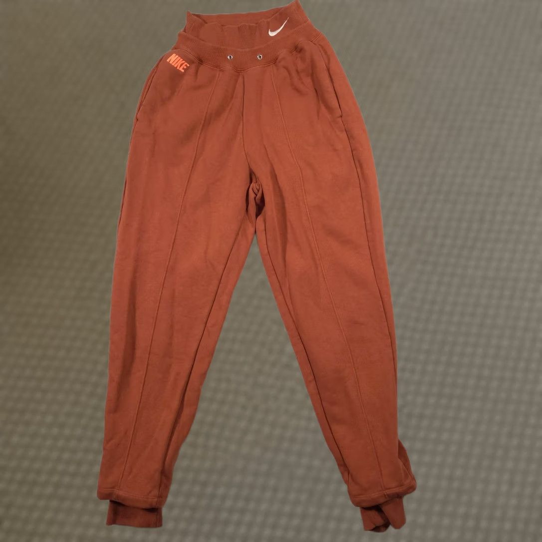 Nike Nike Womens Small Brown Fleece Joggers Sweatpants High Waist Swoosh Logo Size 28" / US 6 / IT 42 - 1 Thumbnail