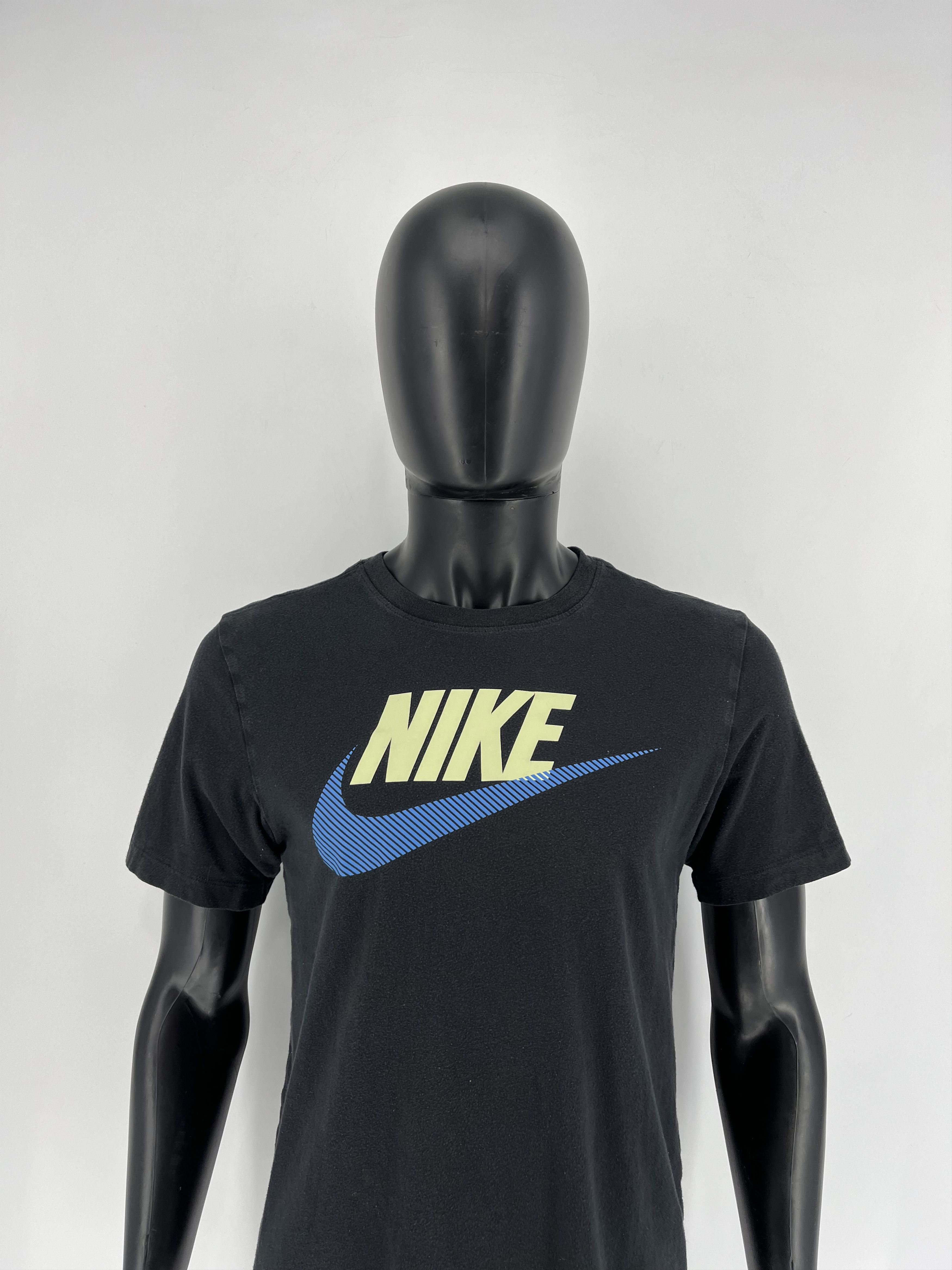 Nike × Vintage Vintage Y2K Nike Center Swoosh Logo T-Shirt Size US S / EU 44-46 / 1 - 1 Thumbnail