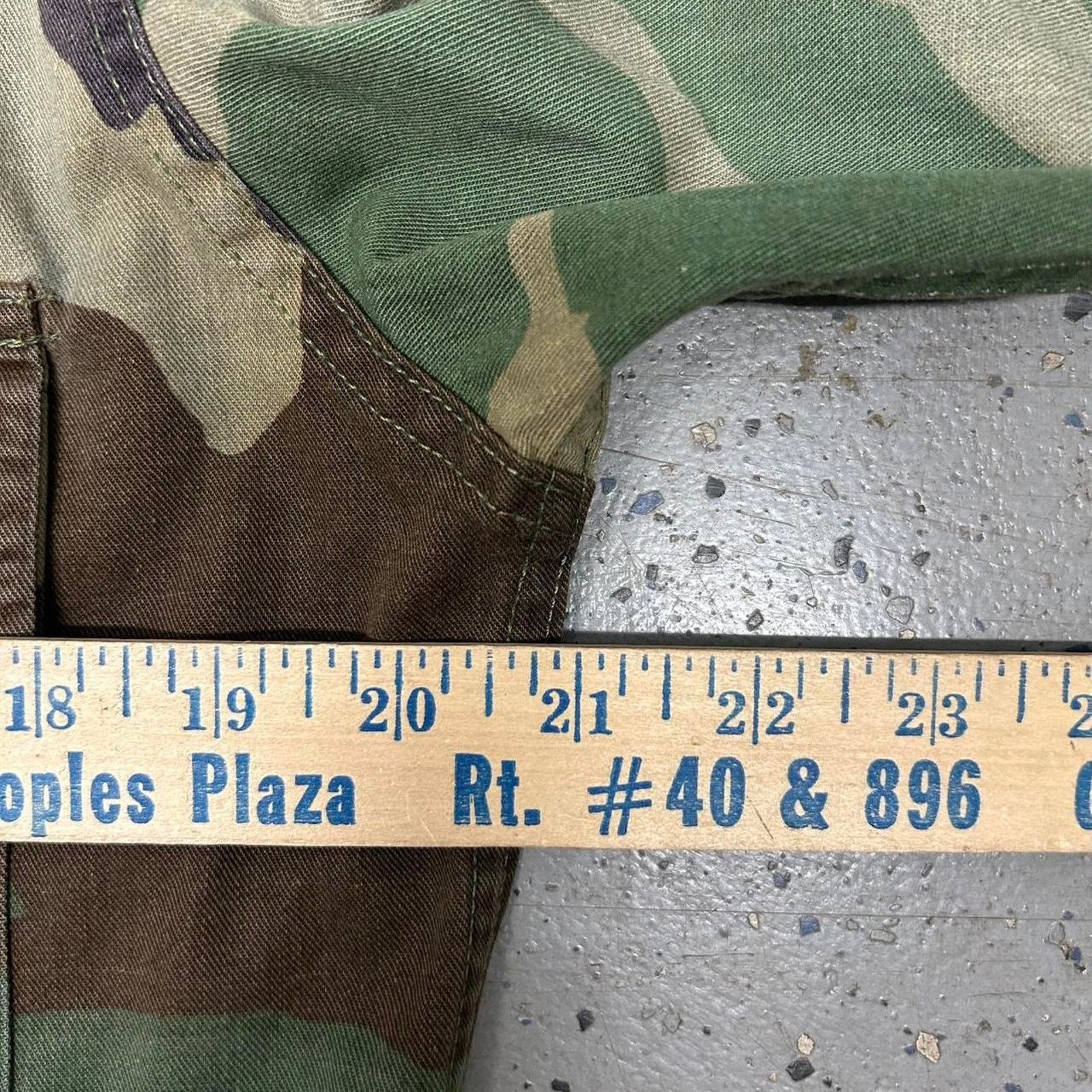 Other Vtg military camo button shirt Size US L / EU 52-54 / 3 - 4 Thumbnail