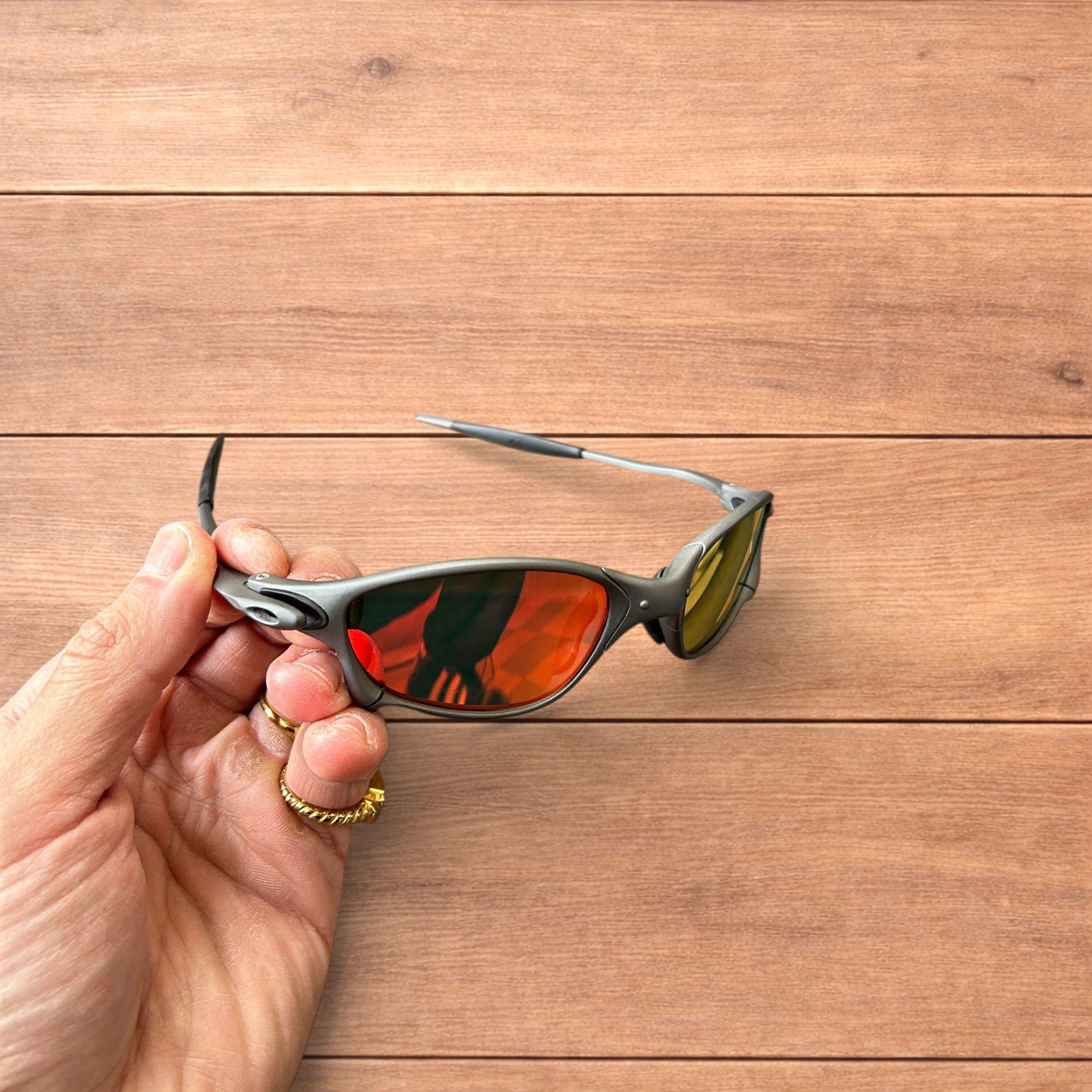Japanese Brand Metal frame polarised sunglasses in black with red lens. Size ONE SIZE - 1 Thumbnail