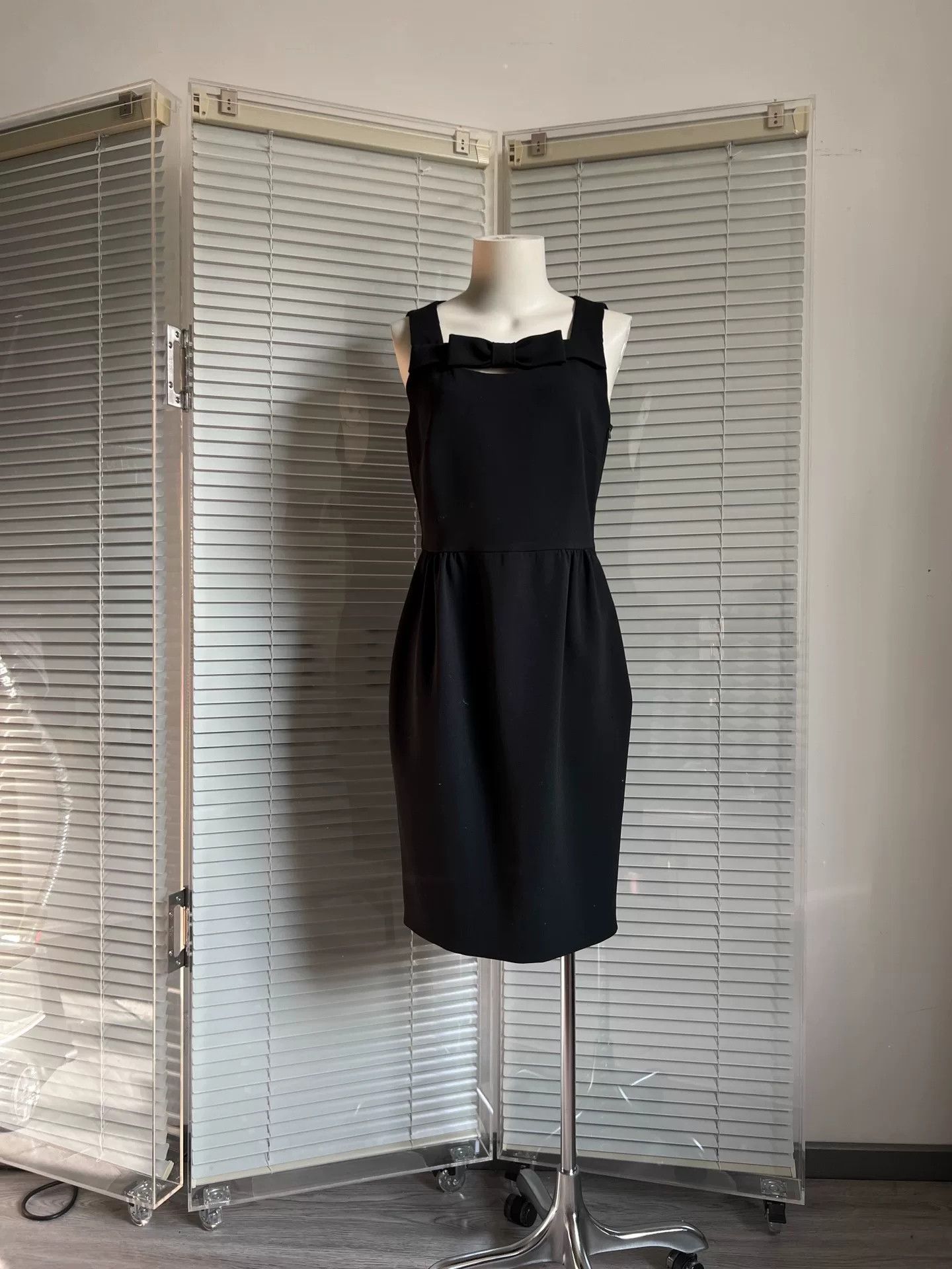Boutique Moschino MOSCHINO Bow Vest Little Black Dress Size S / US 4 / IT 40 - 1 Thumbnail