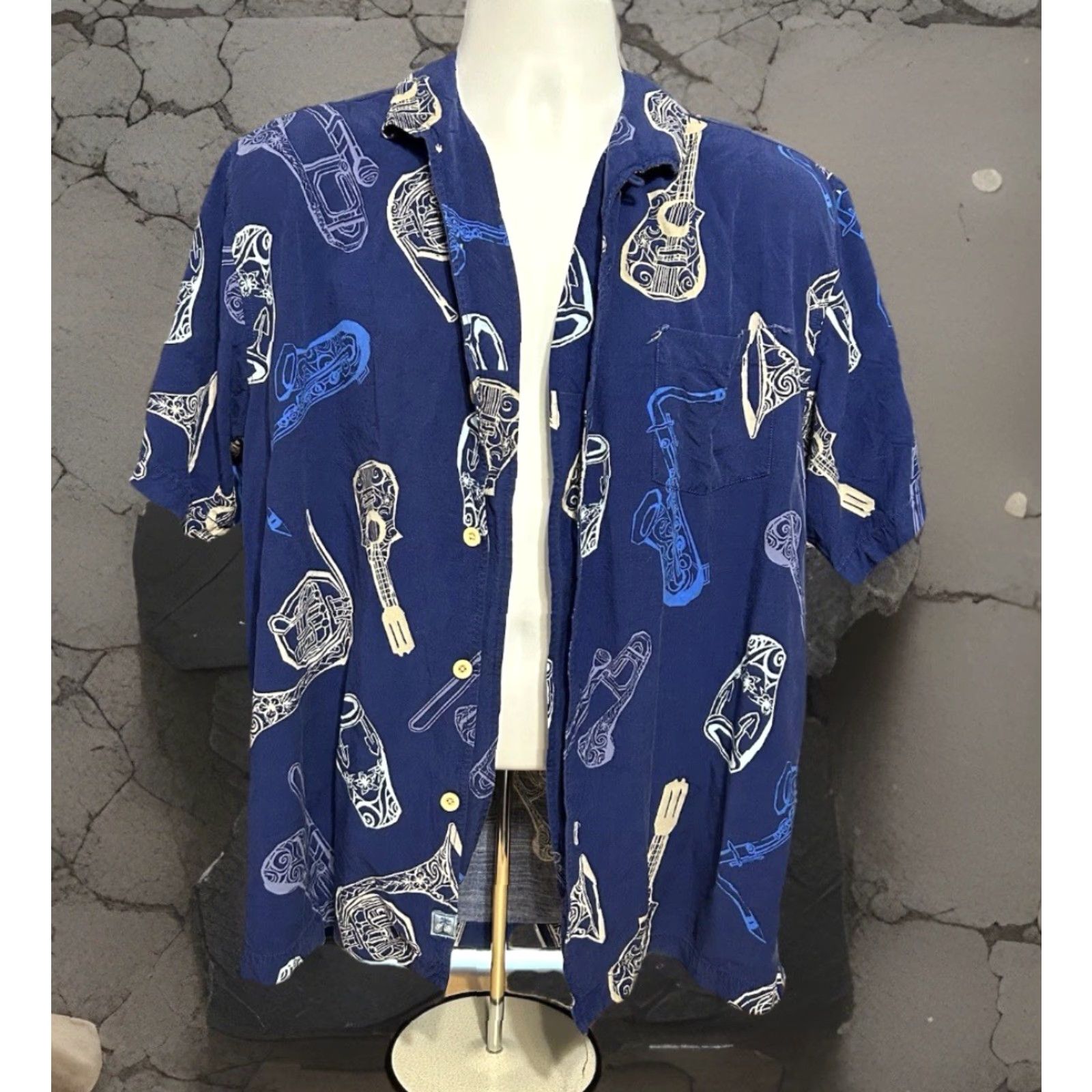 Tommy Bahama VINTAGE Tommy Bahama Hawaiian Button Up Music Instrumental Shirt Men Large Blue Rayon Shirt Size US L / EU 52-54 / 3 - 3 Thumbnail