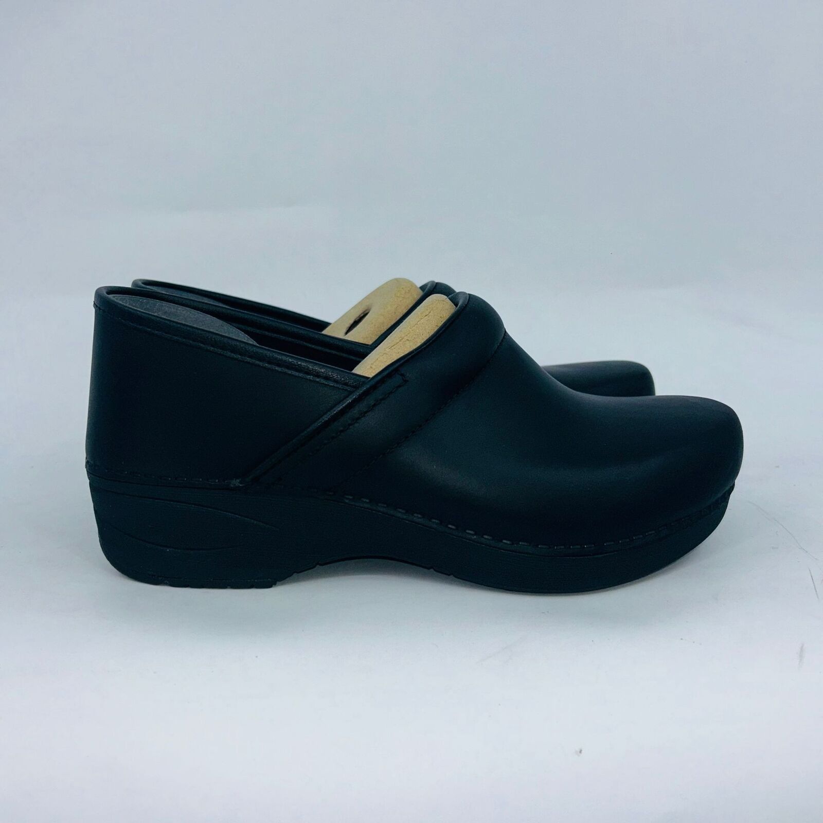 Dansko DANSKO WOMENS XP 2.0 BLACK PULL-UP CLOG BLACK SIZE 9.5/10B Size US 9.5 / IT 39.5 - 1 Thumbnail