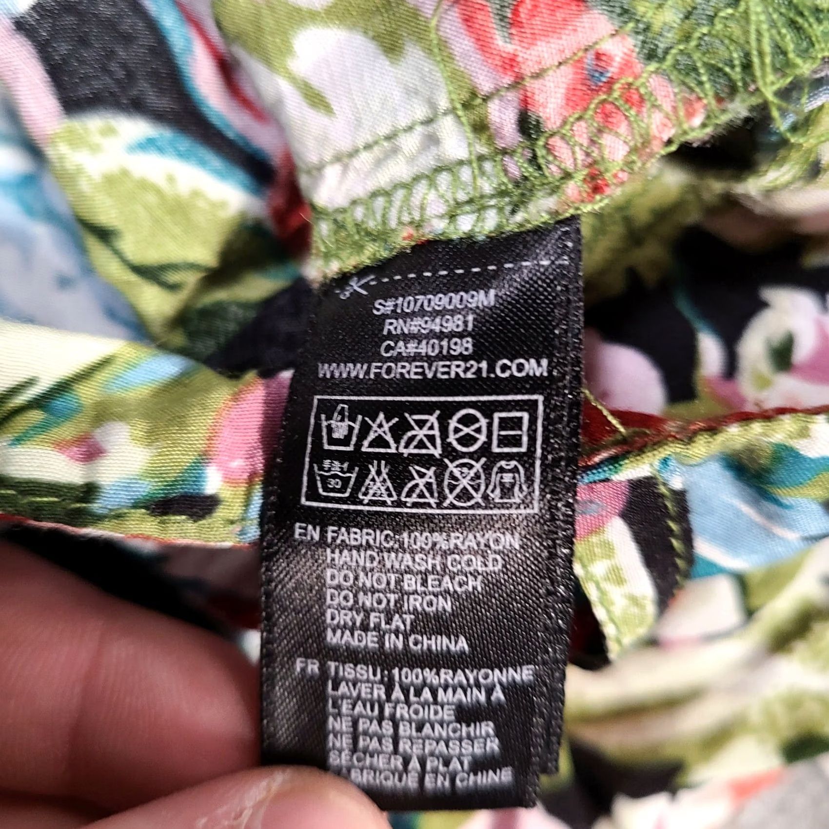 Forever 21 FOREVER 21 Shorts Womens S Green Floral Pleated Front Zip Culotte Casual Summer Spring Size 26" / US 2 / IT 38 - 4 Thumbnail