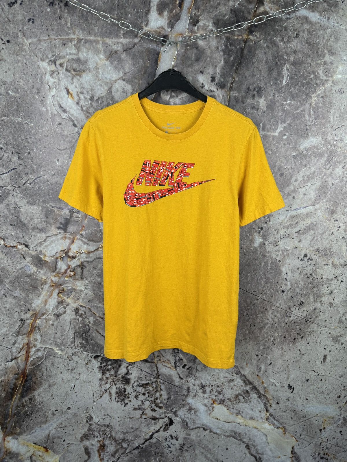Nike Men’s Nike T-Shirt Yellow Big Logo Streetwear Size Medium Size US M / EU 48-50 / 2 - 1 Thumbnail