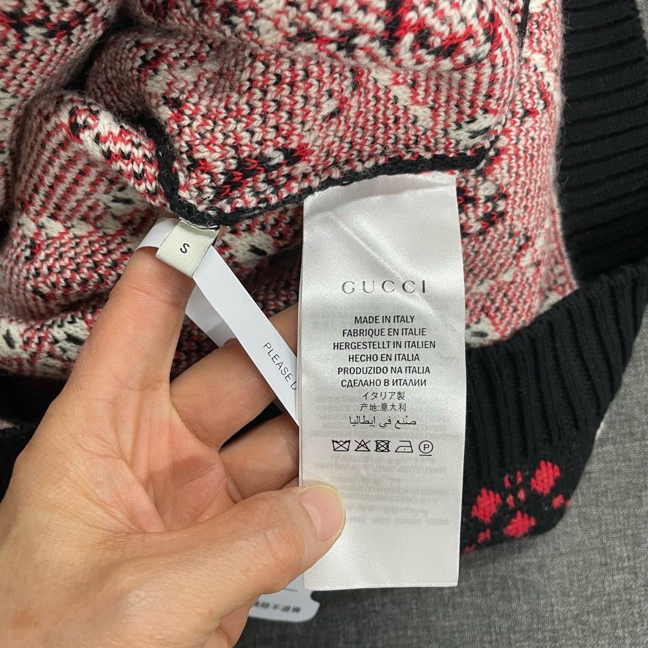 Gucci Gucci Black and red full-print cardigan sweater 2501-Nextar Size US S / EU 44-46 / 1 - 6 Thumbnail