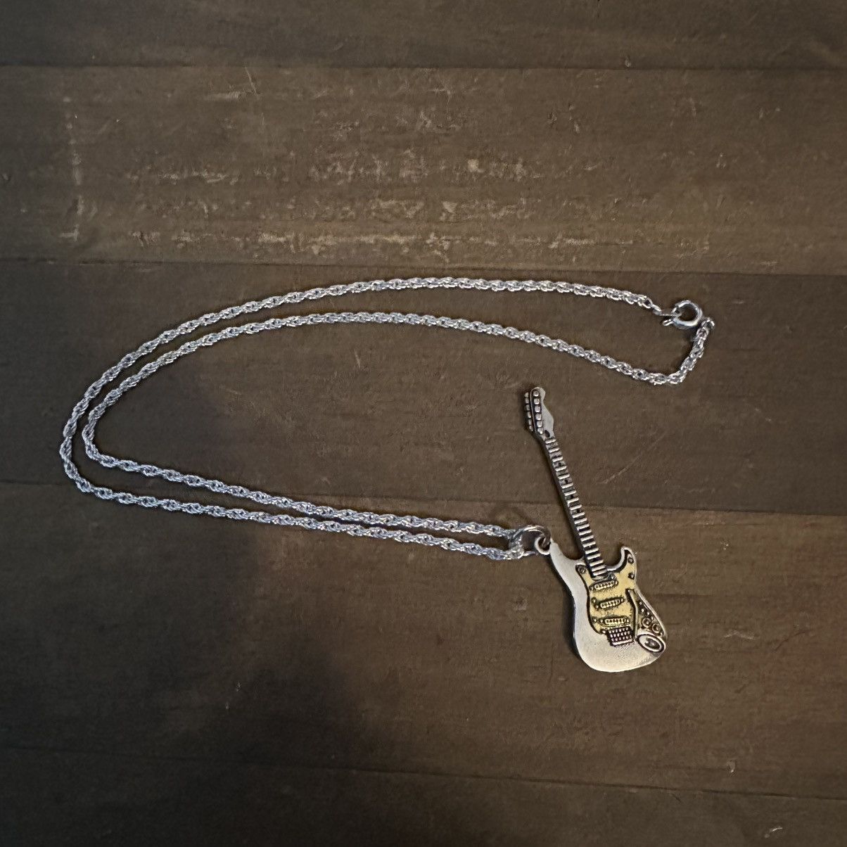 Other Silver tone electric guitar pendant necklace Size ONE SIZE - 2 Thumbnail