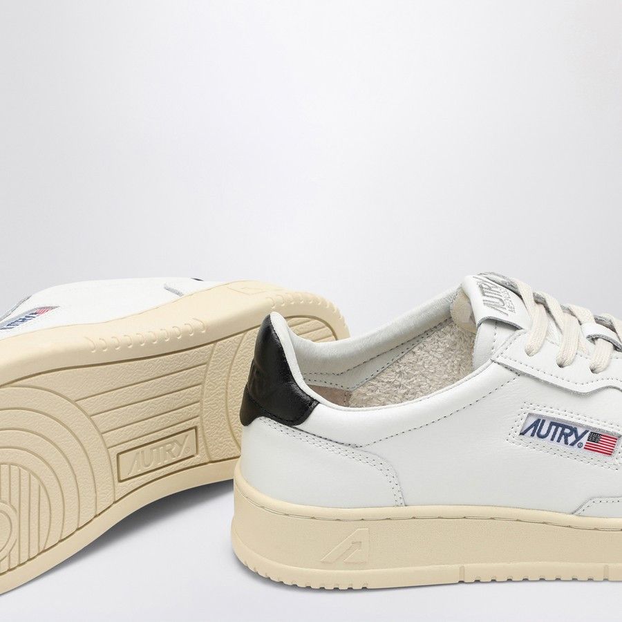 AUTRY o1d2blof0725 Low-Top Sneakers in White/Black Size US 7 / EU 40 - 4 Thumbnail