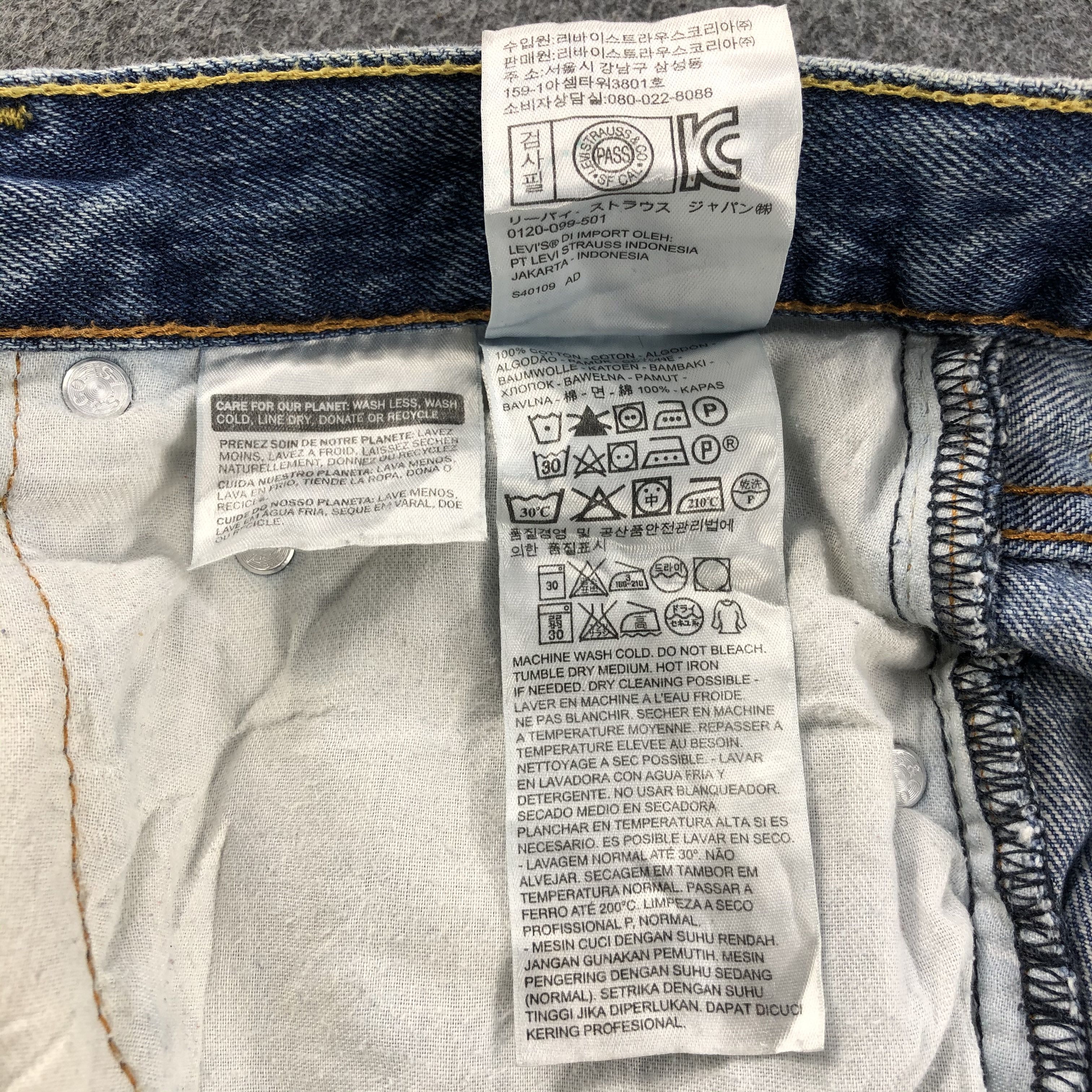 Levi's Vintage Levis 550 Jeans Faded Blue Jeans-J1082 Size US 36 / EU 52 - 12 Thumbnail