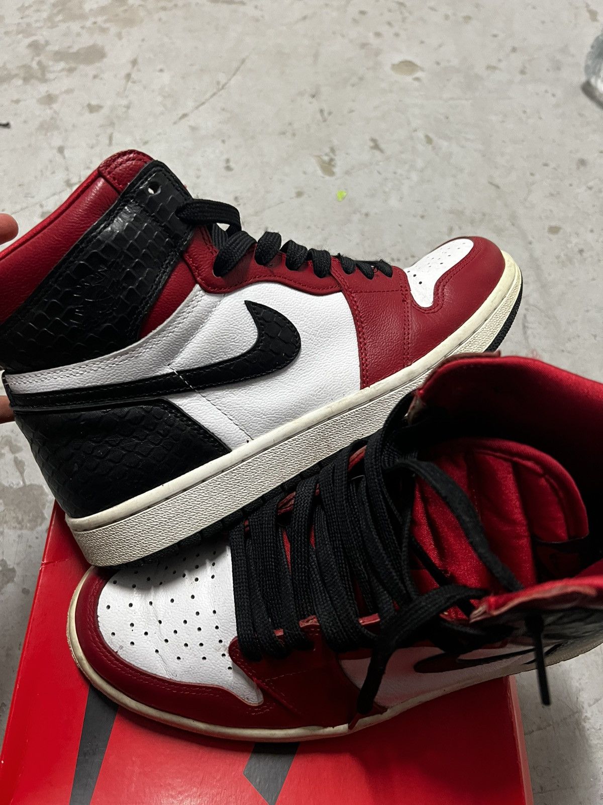 Nike Nike Jordan Retro 1 High OG “Satin Res” Size US 6.5 / EU 39-40 - 9 Thumbnail