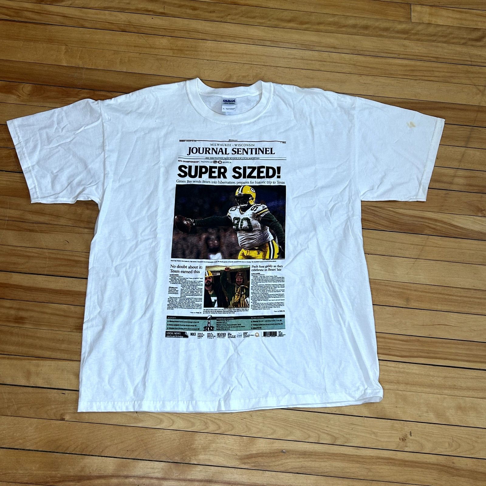 Gildan Y2K Packers Super Bowl Newspaper T-Shirt XL Size US XL / EU 56 / 4 - 1 Thumbnail