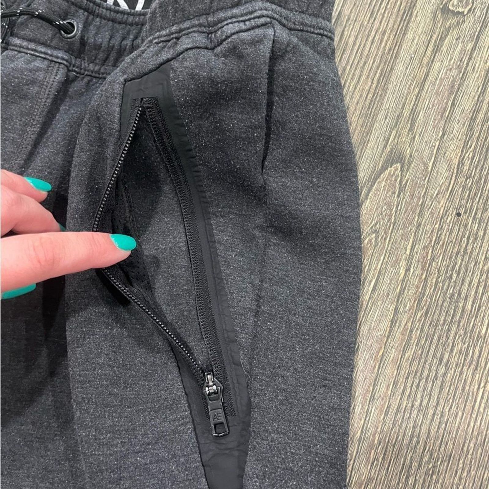 American Eagle Outfitters American Eagle Jogger Pants Mid Rise Elastic Waist Zipper M Size 28" / US 6 / IT 42 - 4 Thumbnail
