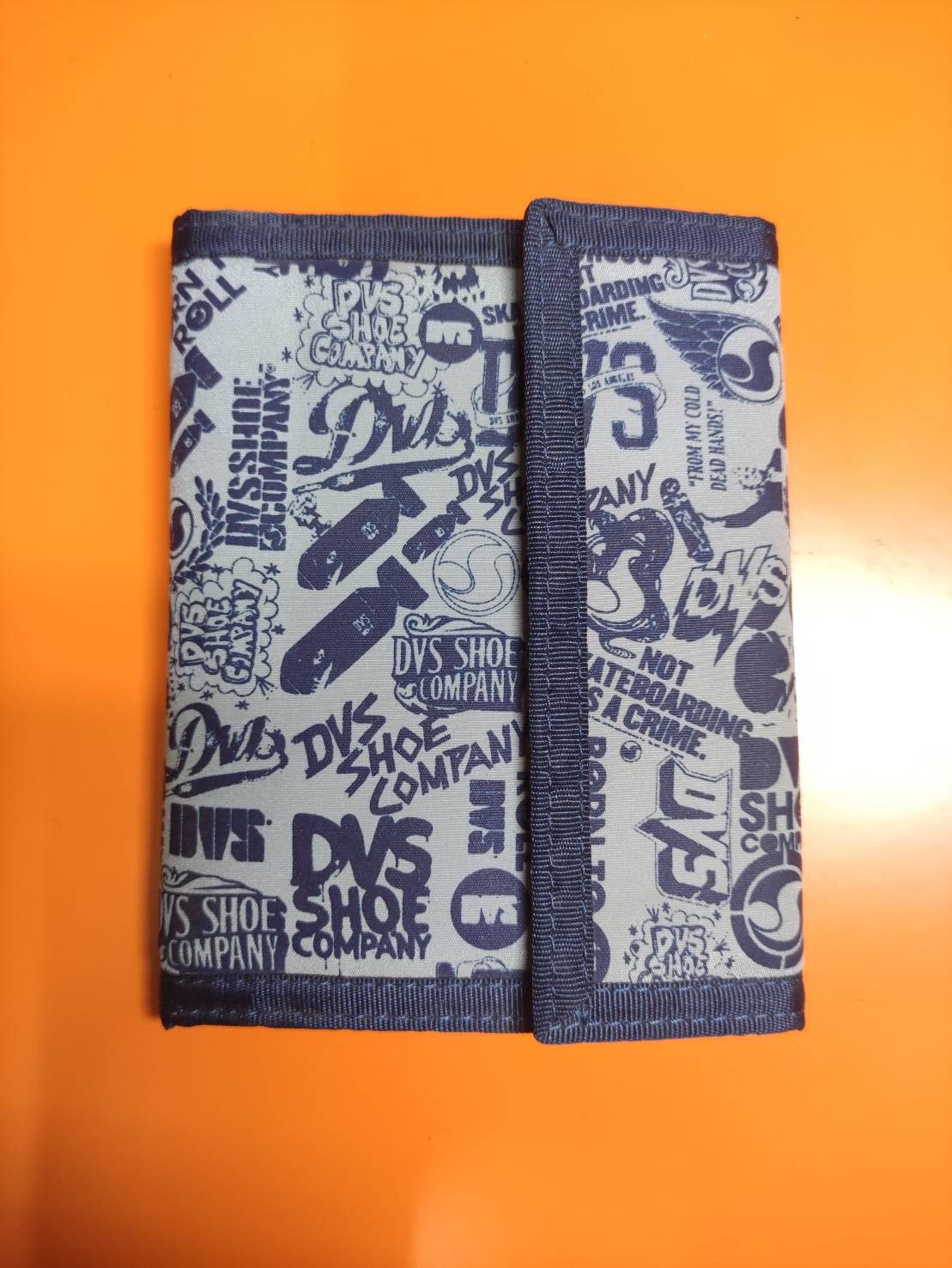 DVS Vtg 00's DVS Skate Logo All Over Print Jumble Wallet Size ONE SIZE - 1 Thumbnail