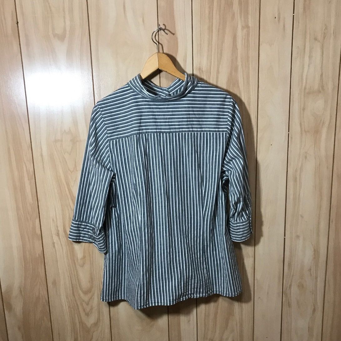Avenue Avenue Gray Pleated Striped Collared Button-Down Top 18/20 Size XXL / US 16-18 / IT 52-54 - 2 Thumbnail