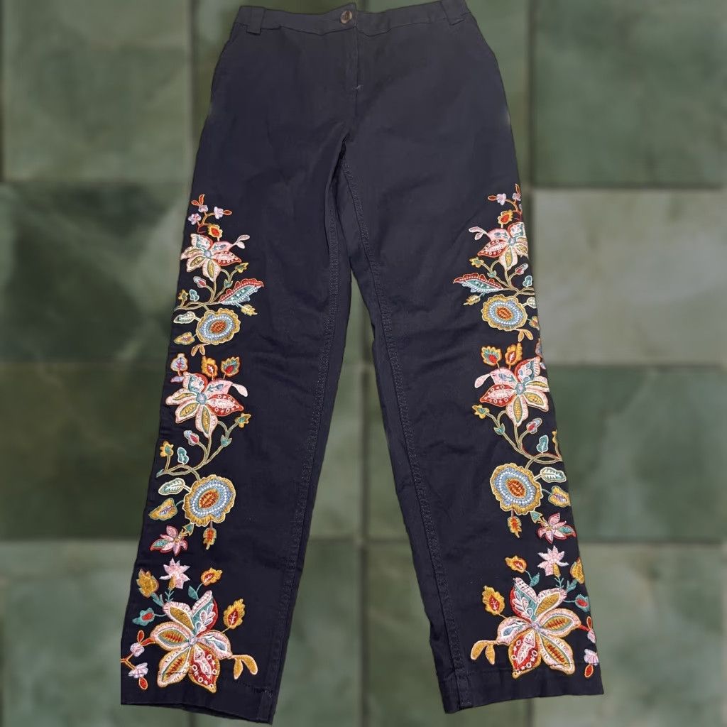 Boden BODEN Women's Chino Pants Navy Floral Embroidered Pockets Size 6L Size 30" / US 8 / IT 44 - 1 Thumbnail