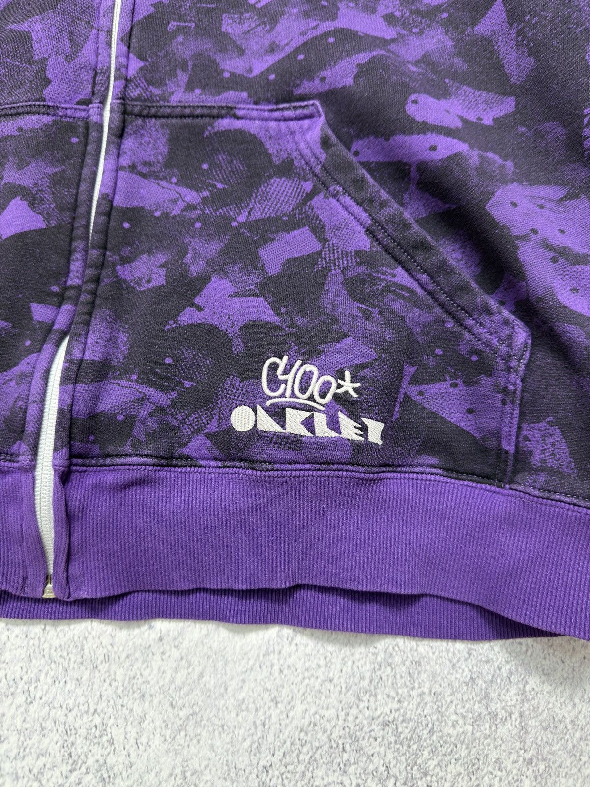 Oakley VINTAGE OAKLEY ALL OVER PRINT PURPLE ZIP UP HOODIE Y2K Size US L / EU 52-54 / 3 - 6 Thumbnail
