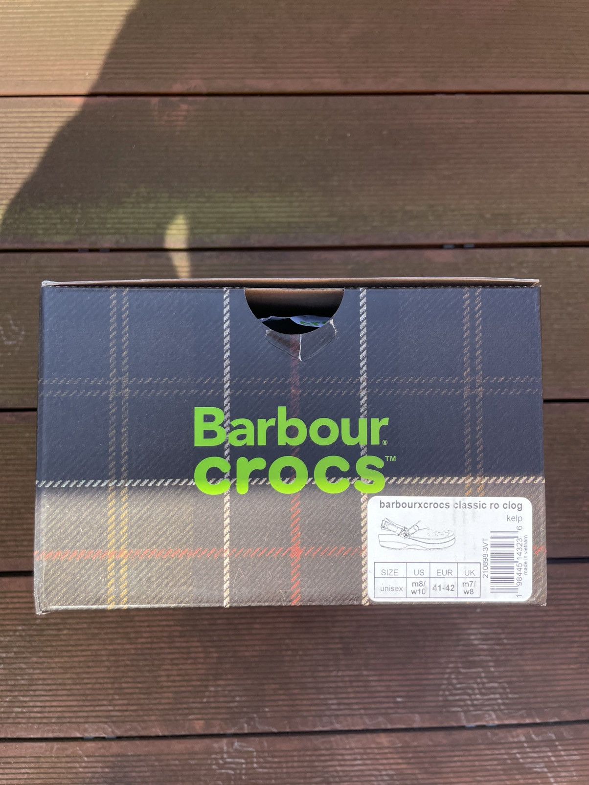Barbour × Crocs Crocs x Barbour clogs Size US 8 / EU 41 - 10 Thumbnail