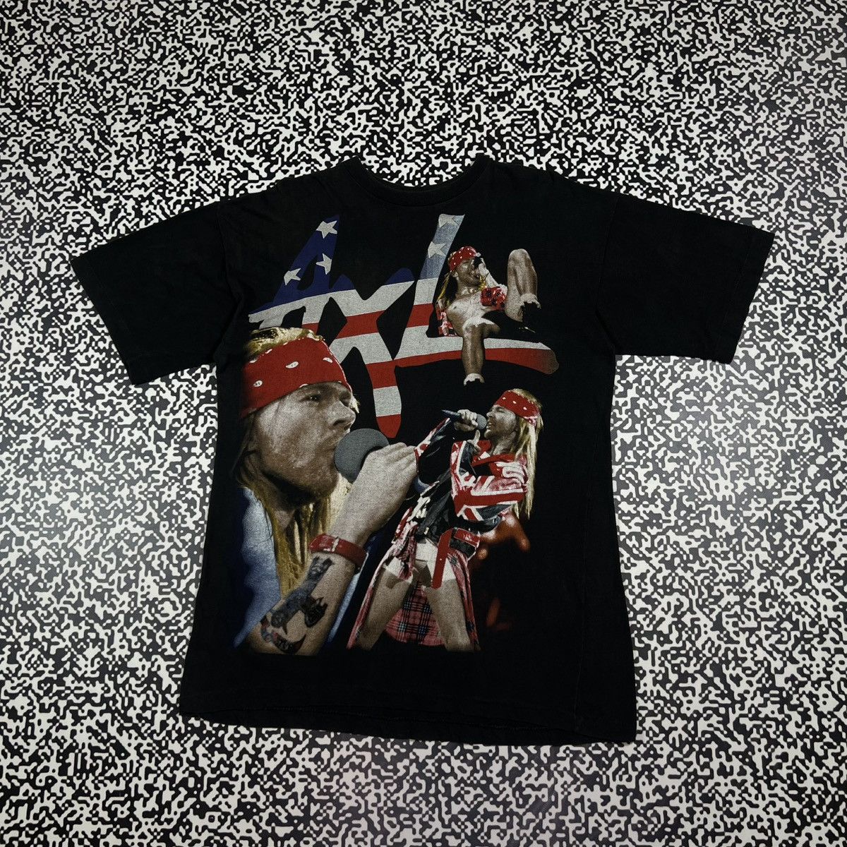 Guns N' Roses Vintage 90s Guns N Roses Axl Rose Use Your Illusion T-shirt Size US XL / EU 56 / 4 - 2 Thumbnail