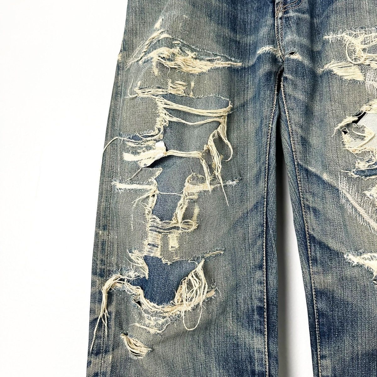 Levi's 501 BIG E THRASHED & Repaired Denim Size US 33 - 4 Thumbnail