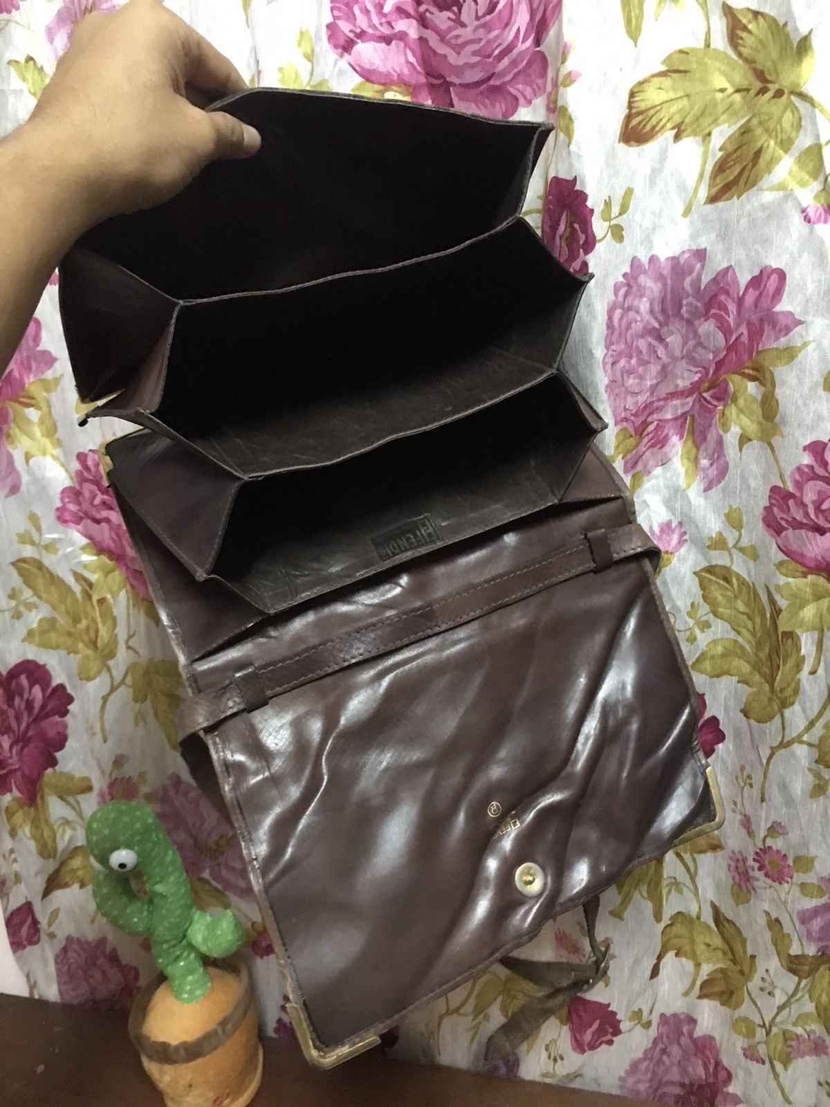 Fendi Authentic Fendi FF Shoulder Bag Size ONE SIZE - 4 Thumbnail