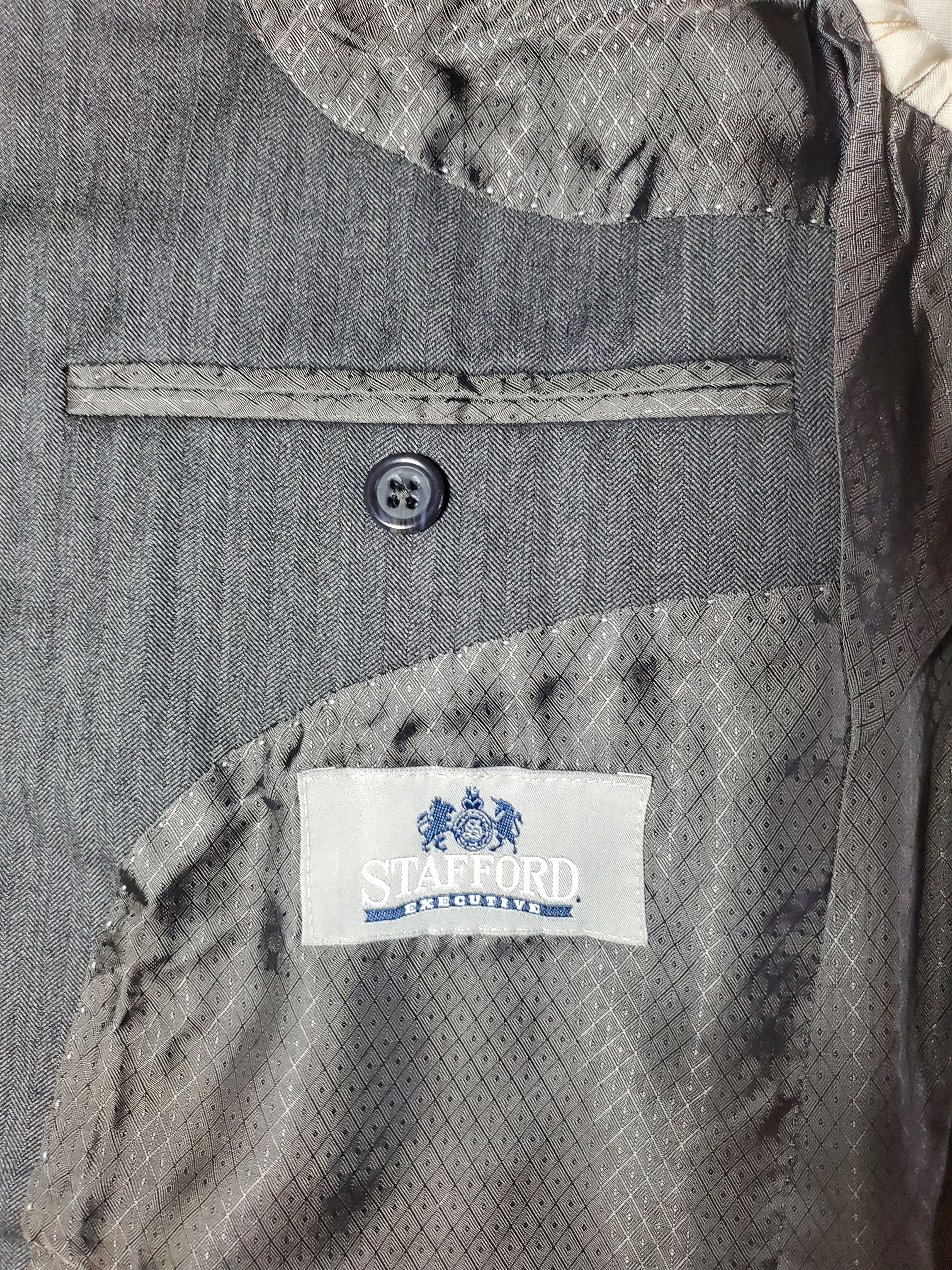 Stafford Classic Stafford 100% Wool Suit, Dark Gray - 38R / 30x32 Size 38R - 7 Thumbnail