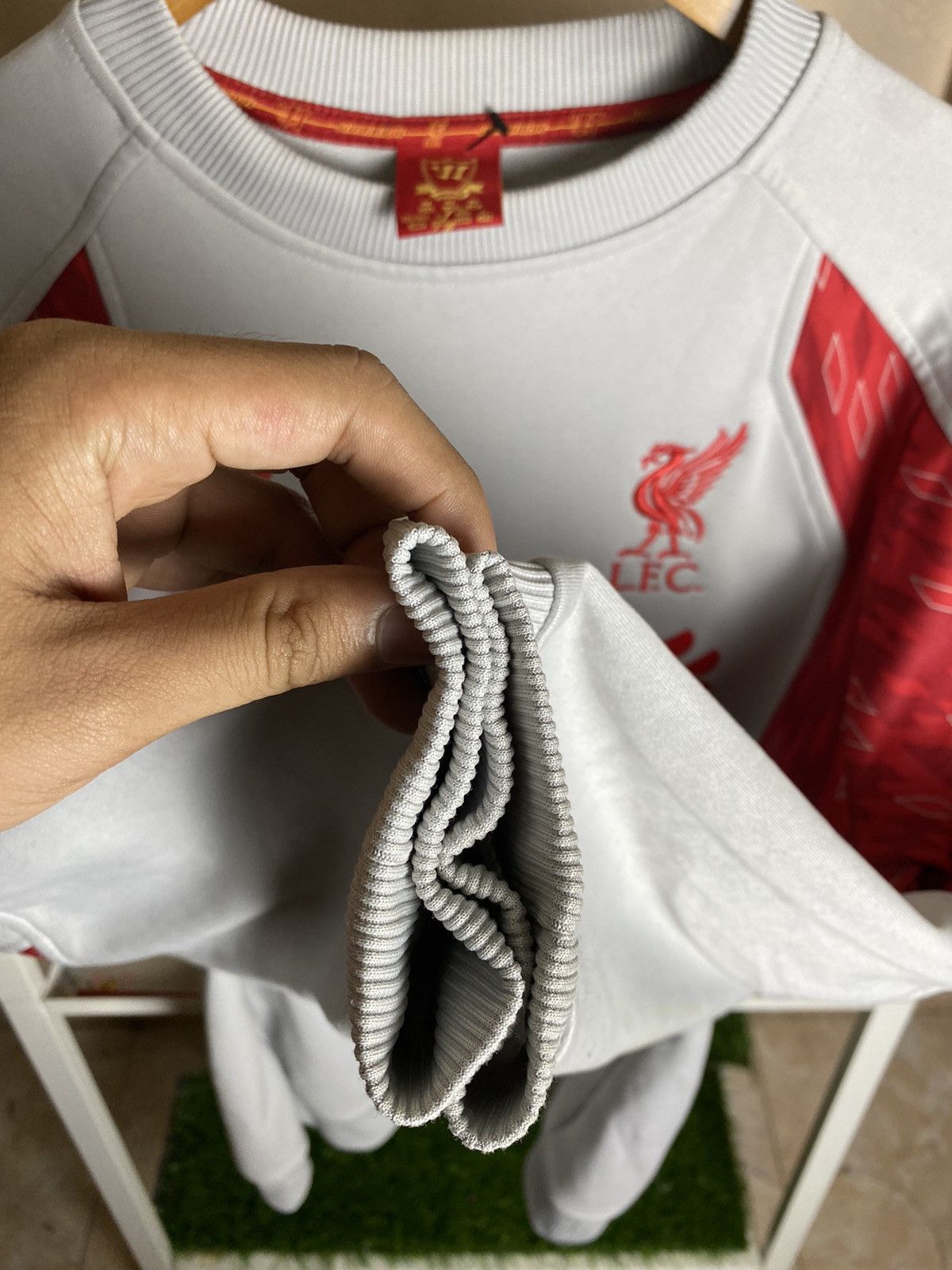Warrior Liverpool Warrior Sweatshirt Training kit 2013/2014 Size US M / EU 48-50 / 2 - 5 Thumbnail