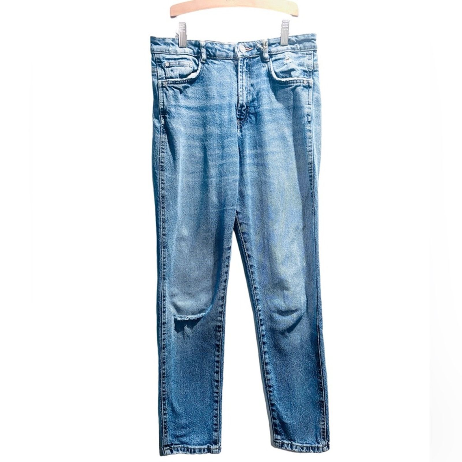 Zara ZARA Denim By TRF Distressed Mom Fit Jeans Sz 4 Size 27" / US 4 / IT 40 - 2 Thumbnail