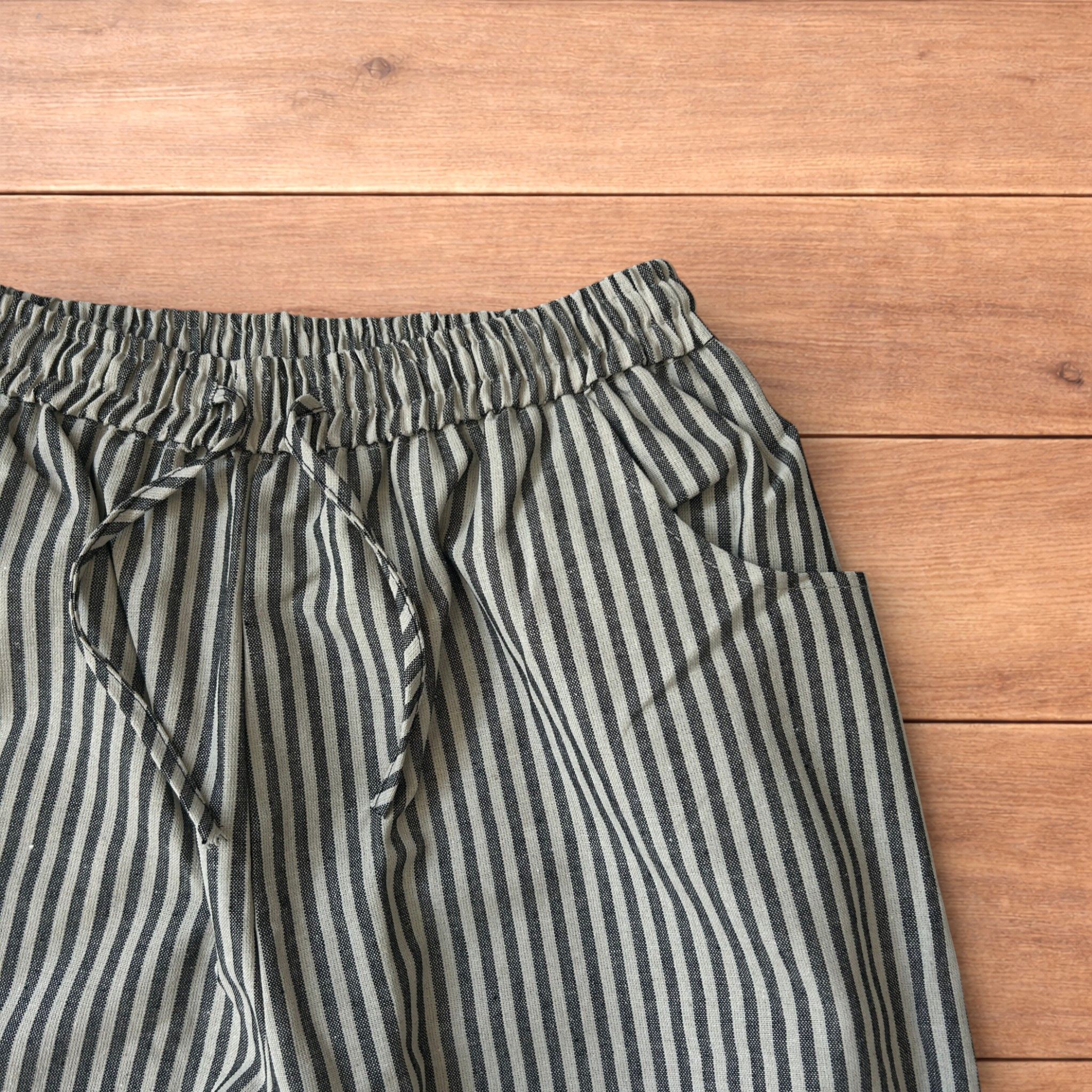 Japanese Brand Baggy wide leg striped linen style trousers in beige/black. Size US 34 / EU 50 - 3 Thumbnail