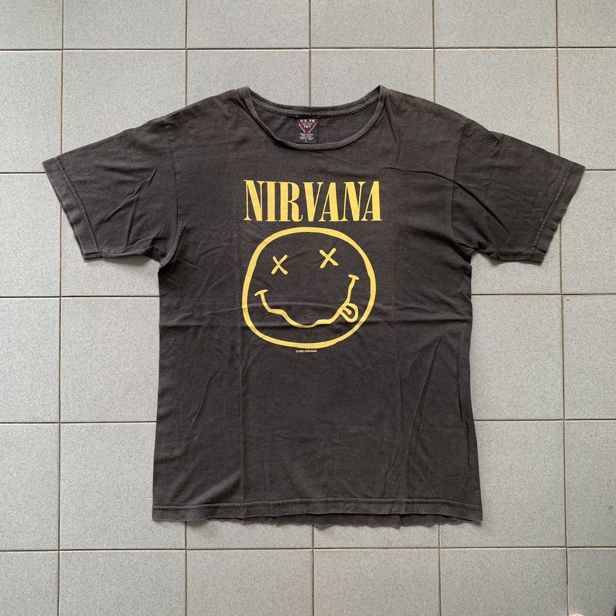 Band Tees × Vintage Vintage 90s Nirvana Smiley Band Tees Size US L / EU 52-54 / 3 - 1 Thumbnail