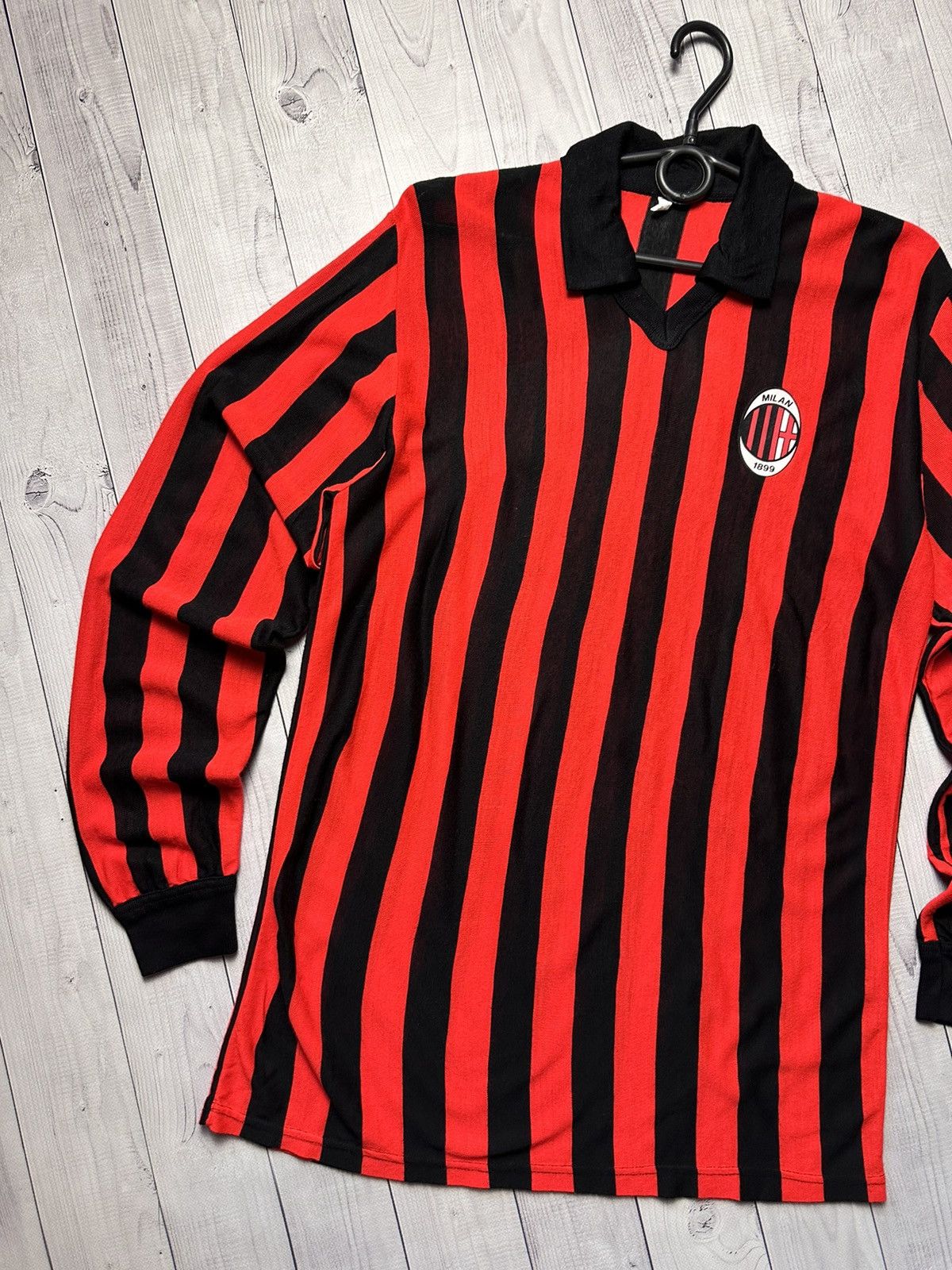 Vintage Vintage AC Milan Soccer jersey retro long sleeve size M/L Size US L / EU 52-54 / 3 - 2 Thumbnail