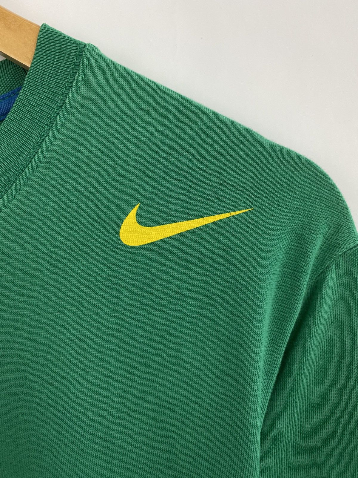 Nike 🇧🇷 Nike Brazil Bird Soccer T-Shirt Rare Retro Hype Y2K Size US L / EU 52-54 / 3 - 5 Thumbnail