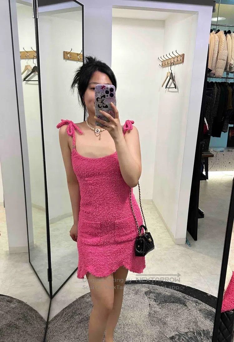 Chanel Chanel 22s Barbie pink bow strap glitter dress Size XXS / US 00 / IT 34 - 6 Thumbnail
