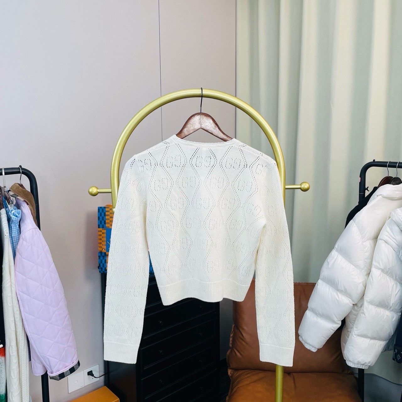Gucci Gucci White full-print hollow sweater 2501-Nextarrow Size US M / EU 48-50 / 2 - 2 Thumbnail