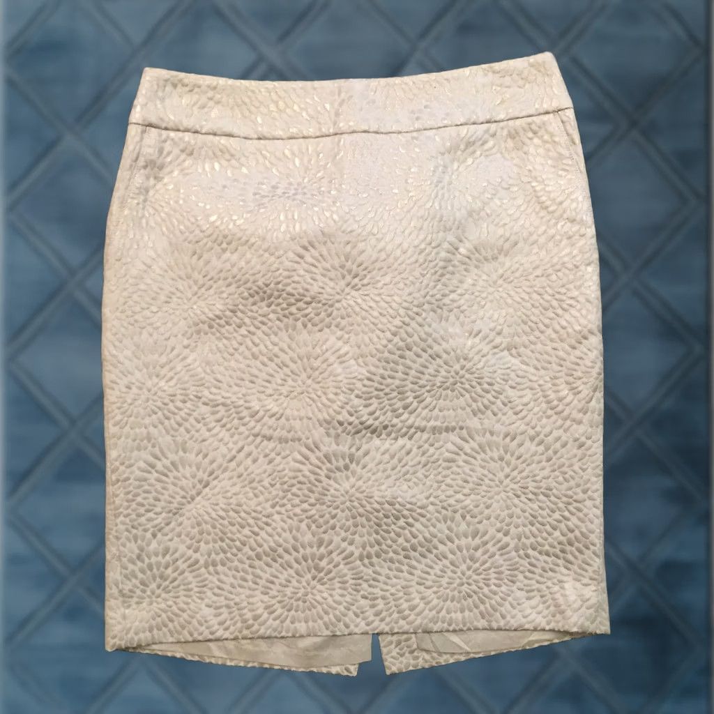 Loft Loft Skirt Size 6 Beige Geometric Knee Length Textured Lined Pencil Size 28" / US 6 / IT 42 - 1 Thumbnail