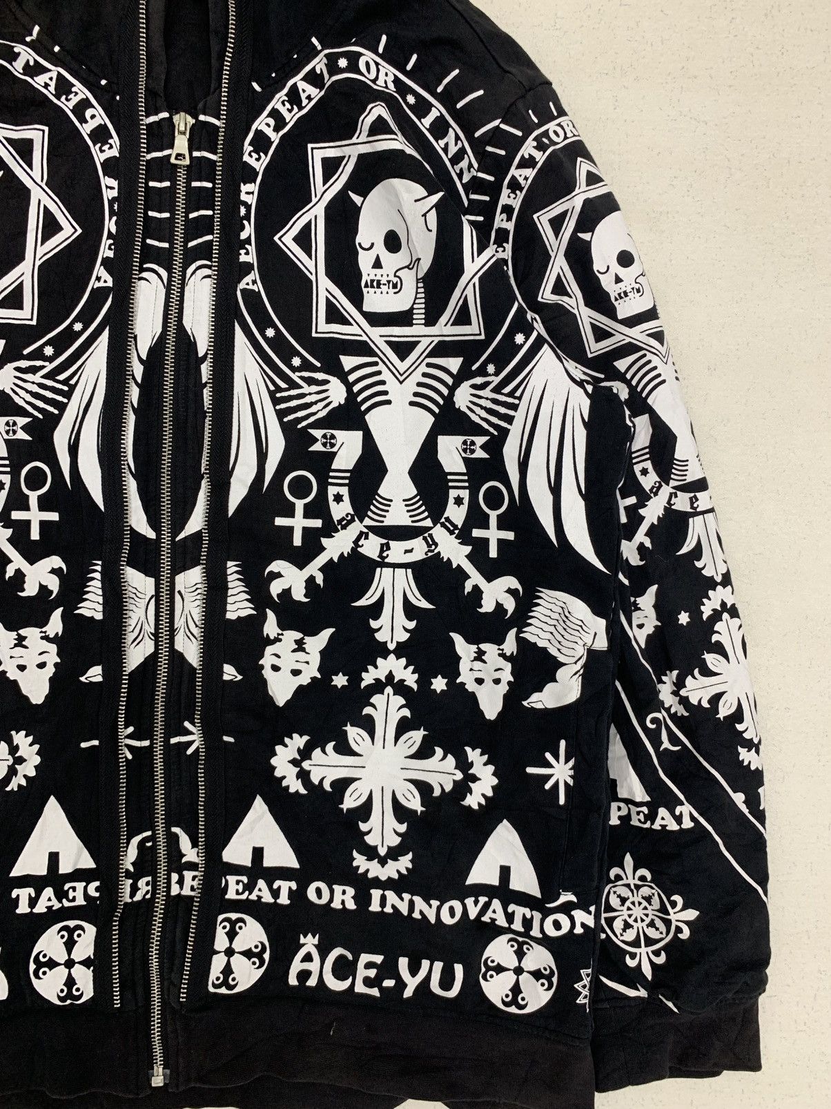 Le Grande Bleu (L.G.B.) ACE YU DOUBLE ZIP HOODIE SKULL CRAZY CROSS VANDALIZE PRINTED Size US XL / EU 56 / 4 - 4 Thumbnail