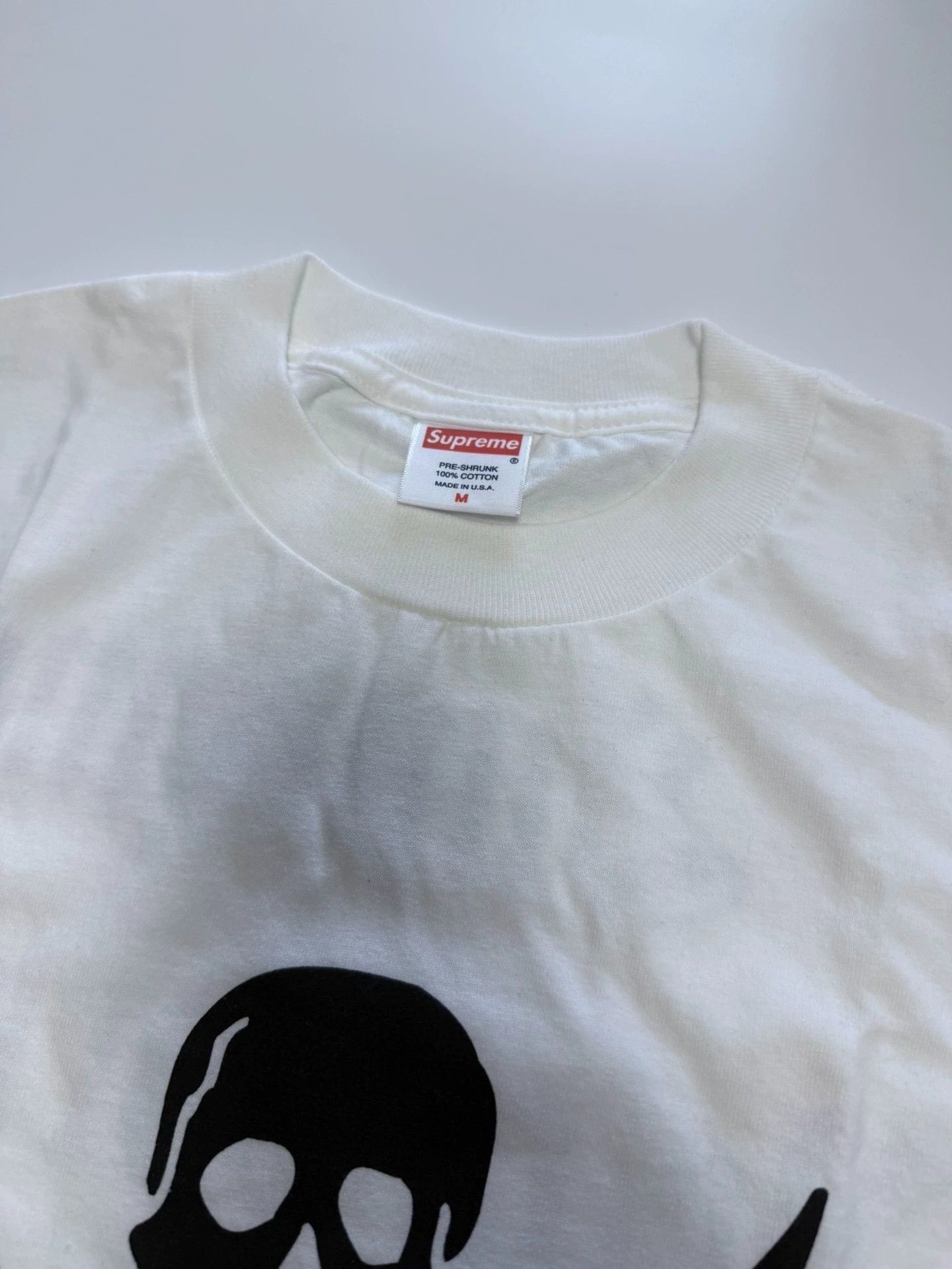 Supreme White Skull and Cross s Graphic T-Shirt Size US M / EU 48-50 / 2 - 3 Thumbnail