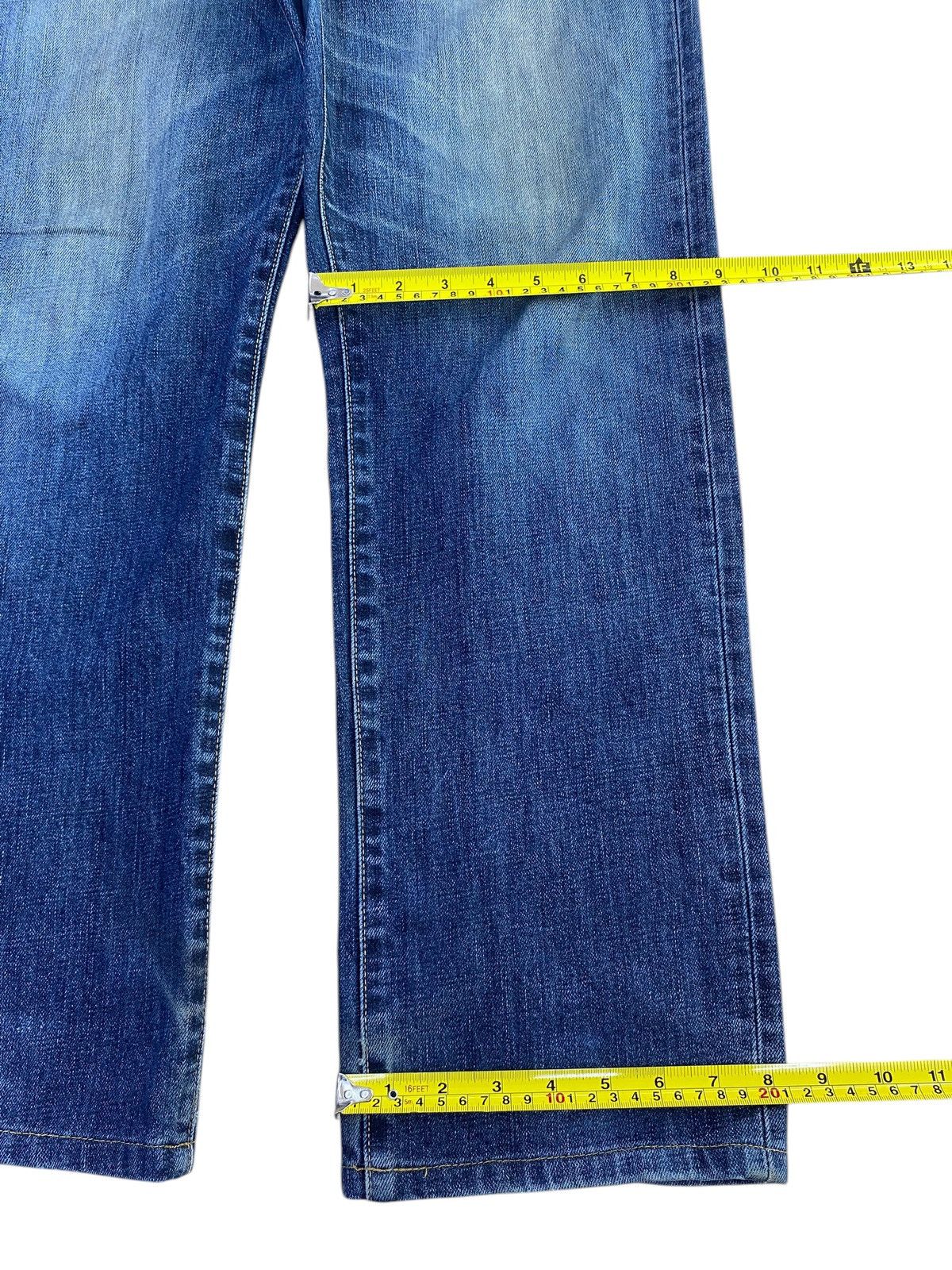 Uniqlo Uniqlo Blue Faded Wash Style Loose Jeans Size US 32 / EU 48 - 8 Thumbnail