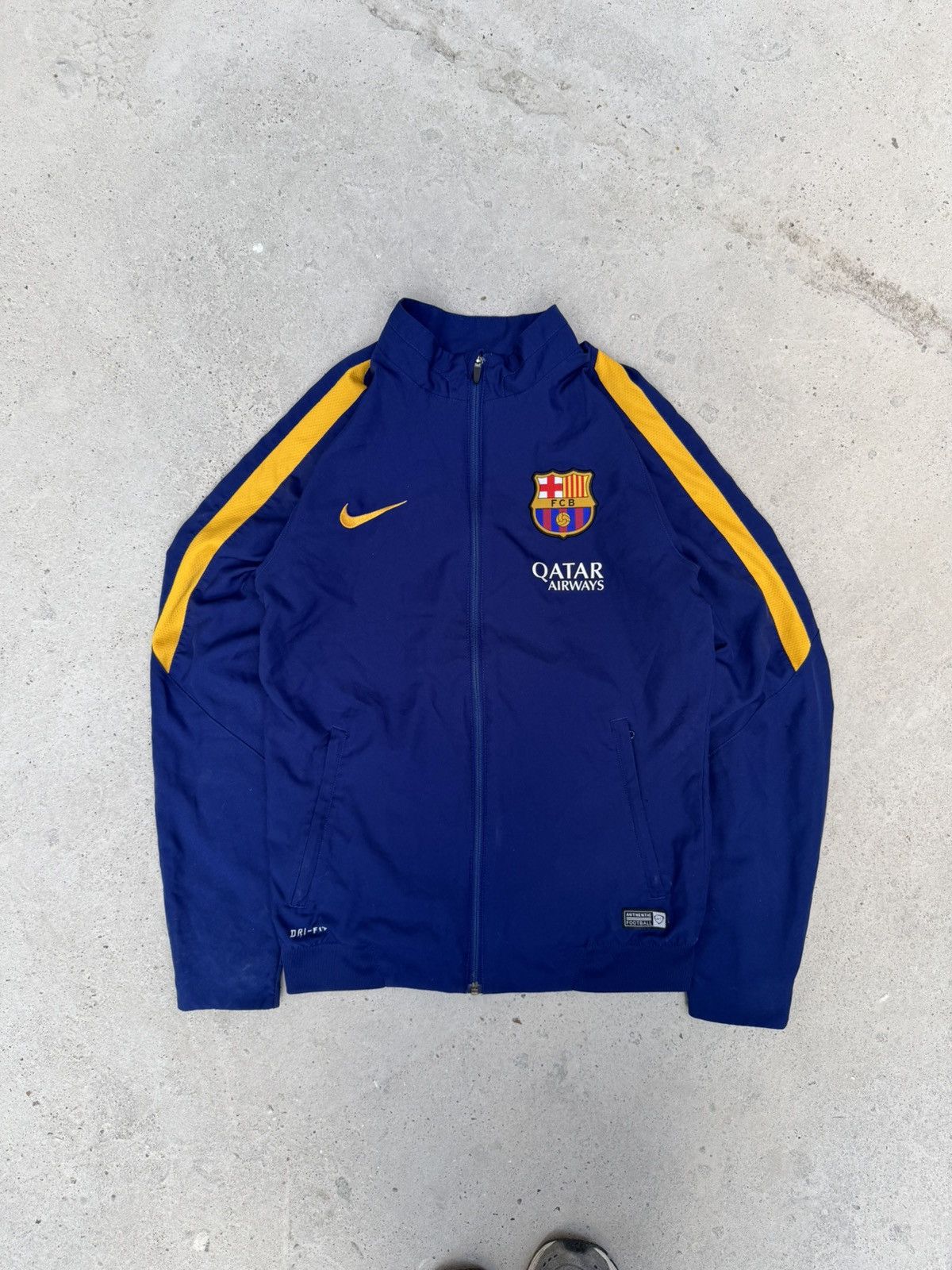 Nike Nike Barcelona 2015-2016 Soccer Zip Jacket Size US S / EU 44-46 / 1 - 2 Thumbnail