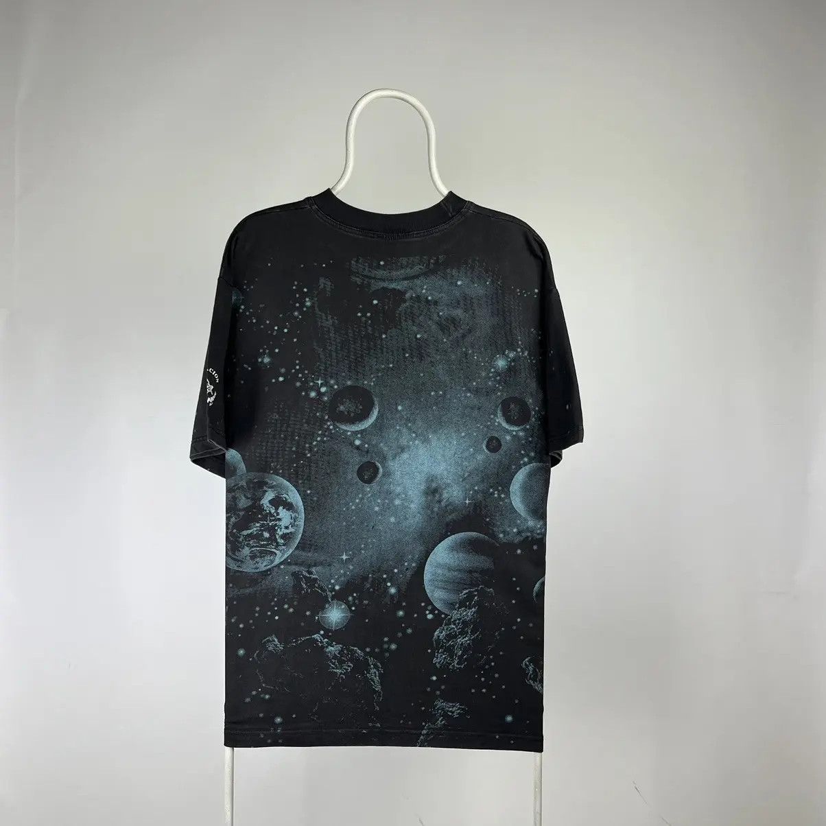 Band Tees Vintage planet earth T-shirt all print size XXLarge Size US XXL / EU 58 / 5 - 2 Thumbnail