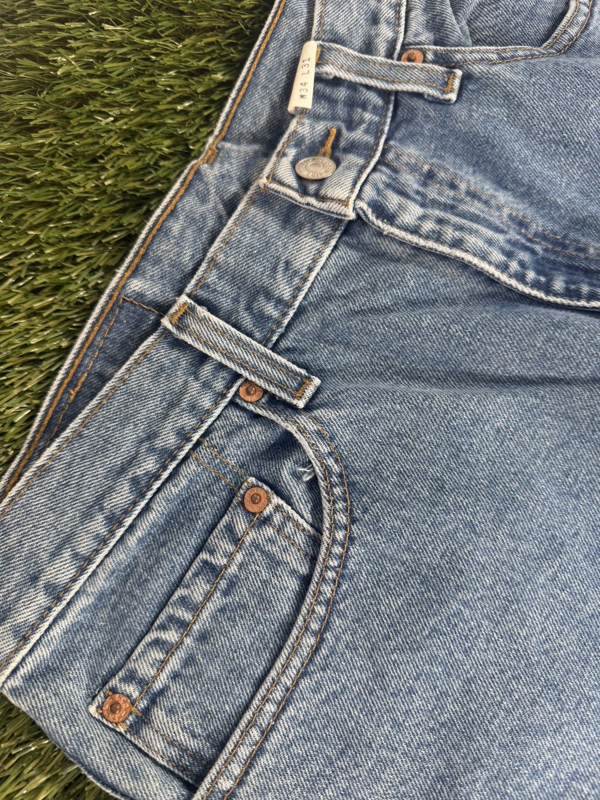 Levi's Levi’s 550 Relaxed Fit Jeans Size: W34 x L31 (US Men’s 34) Size US 34 / EU 50 - 2 Thumbnail