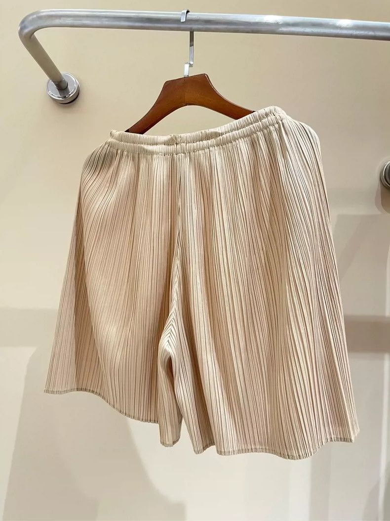 Issey Miyake issey miyake size:m Champagne gold shorts 2505-Nextarrow Size 42" / US 20 - 3 Thumbnail